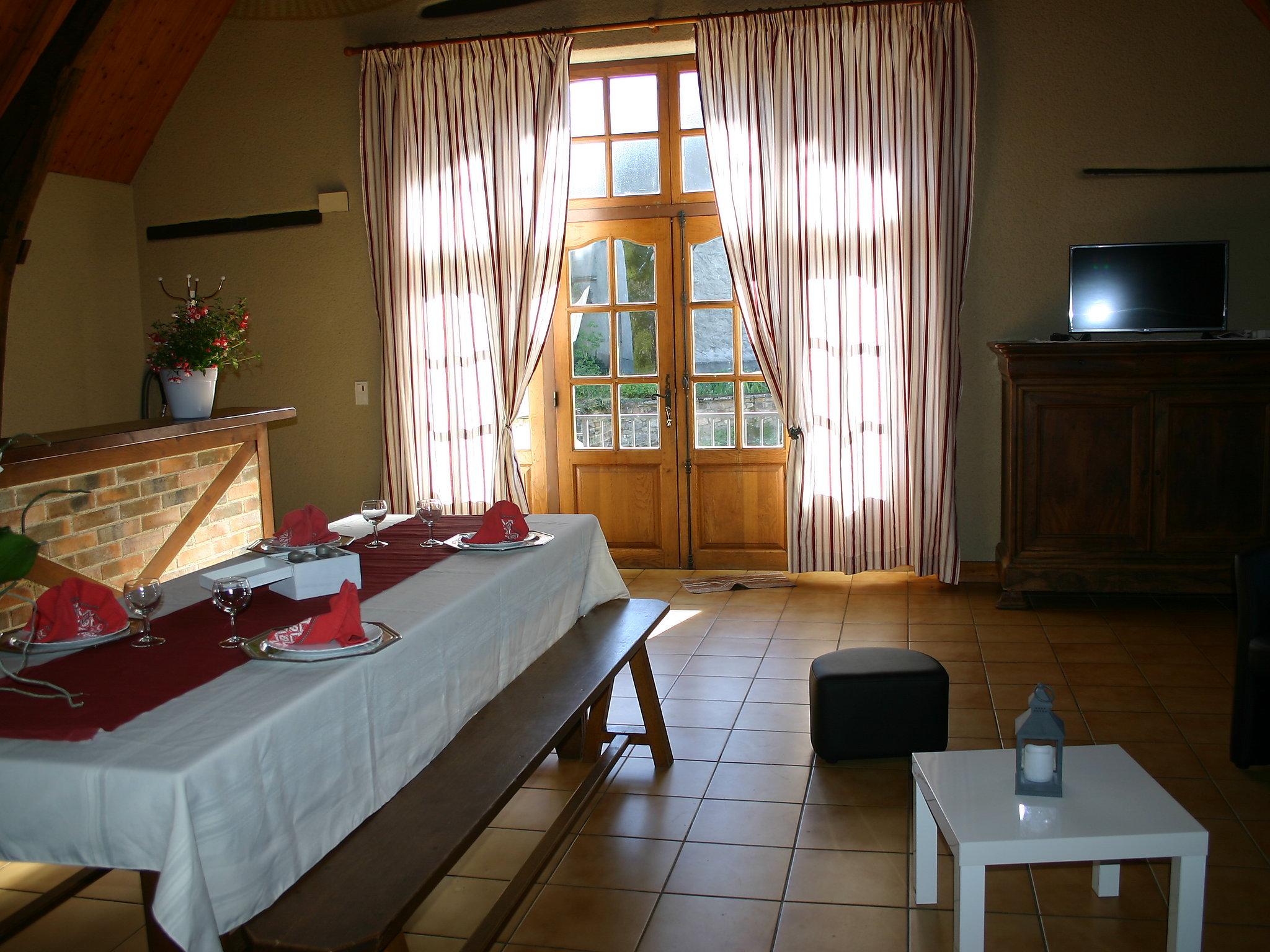 Foto 9 - Casa con 3 camere da letto a Saint-Jean-Lagineste con piscina e terrazza