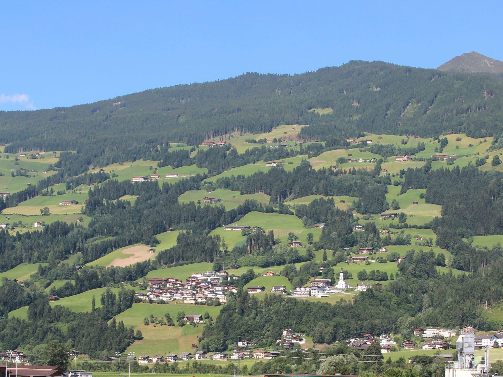 Photo 15 - Appartement de 2 chambres à Hart im Zillertal avec terrasse et vues sur la montagne
