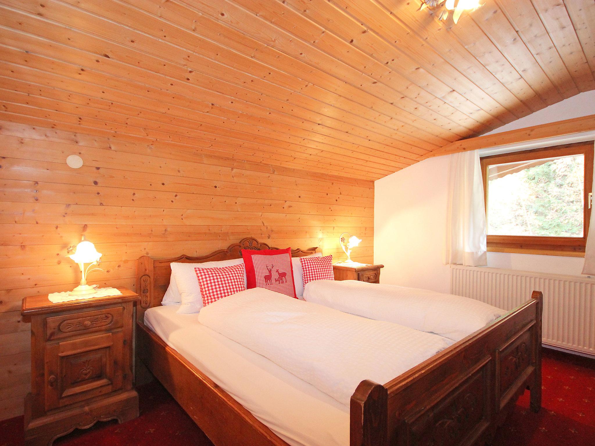 Foto 6 - Appartamento con 3 camere da letto a Hart im Zillertal con terrazza e vista sulle montagne