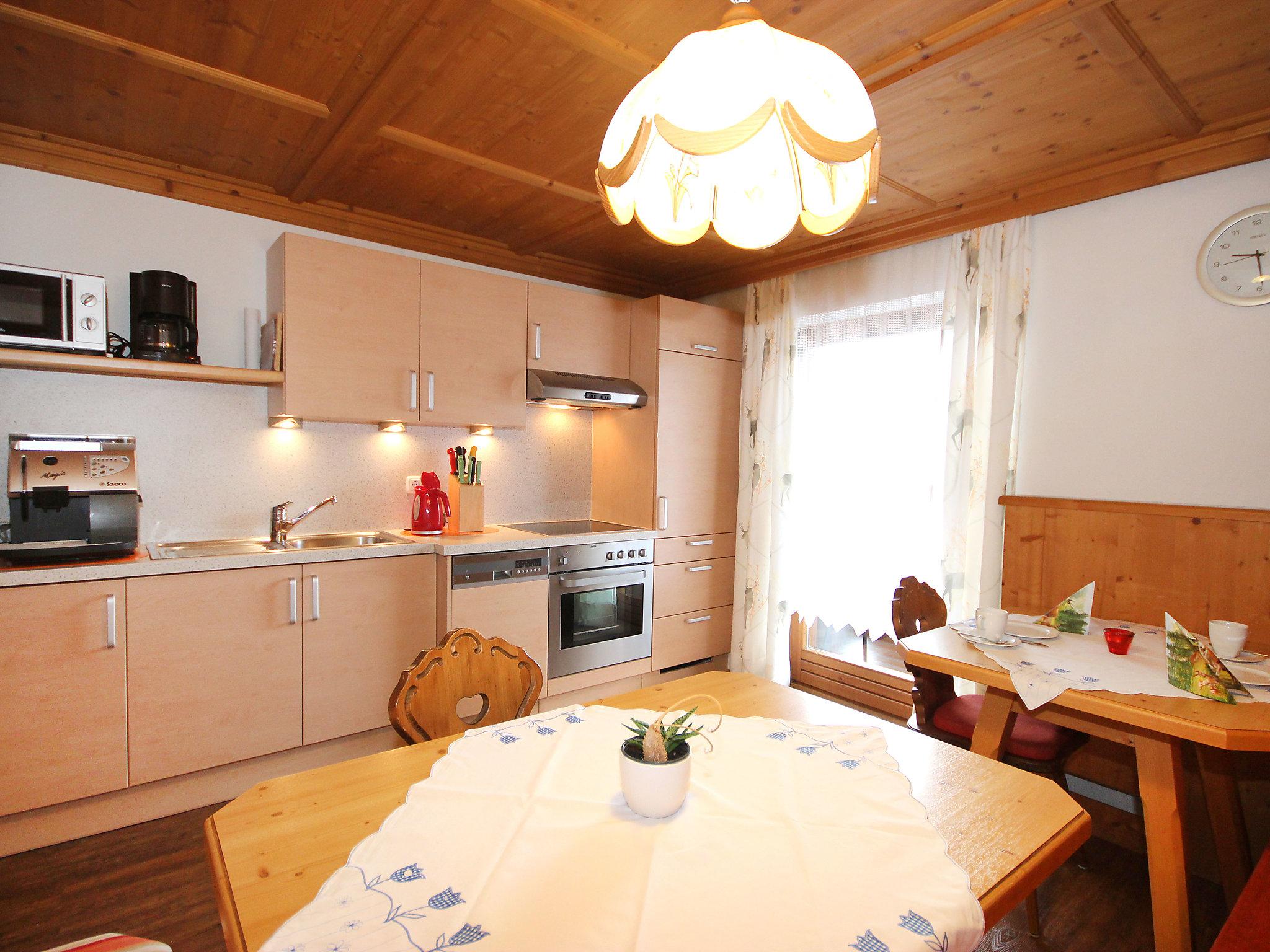 Photo 4 - 3 bedroom Apartment in Hart im Zillertal with terrace and mountain view