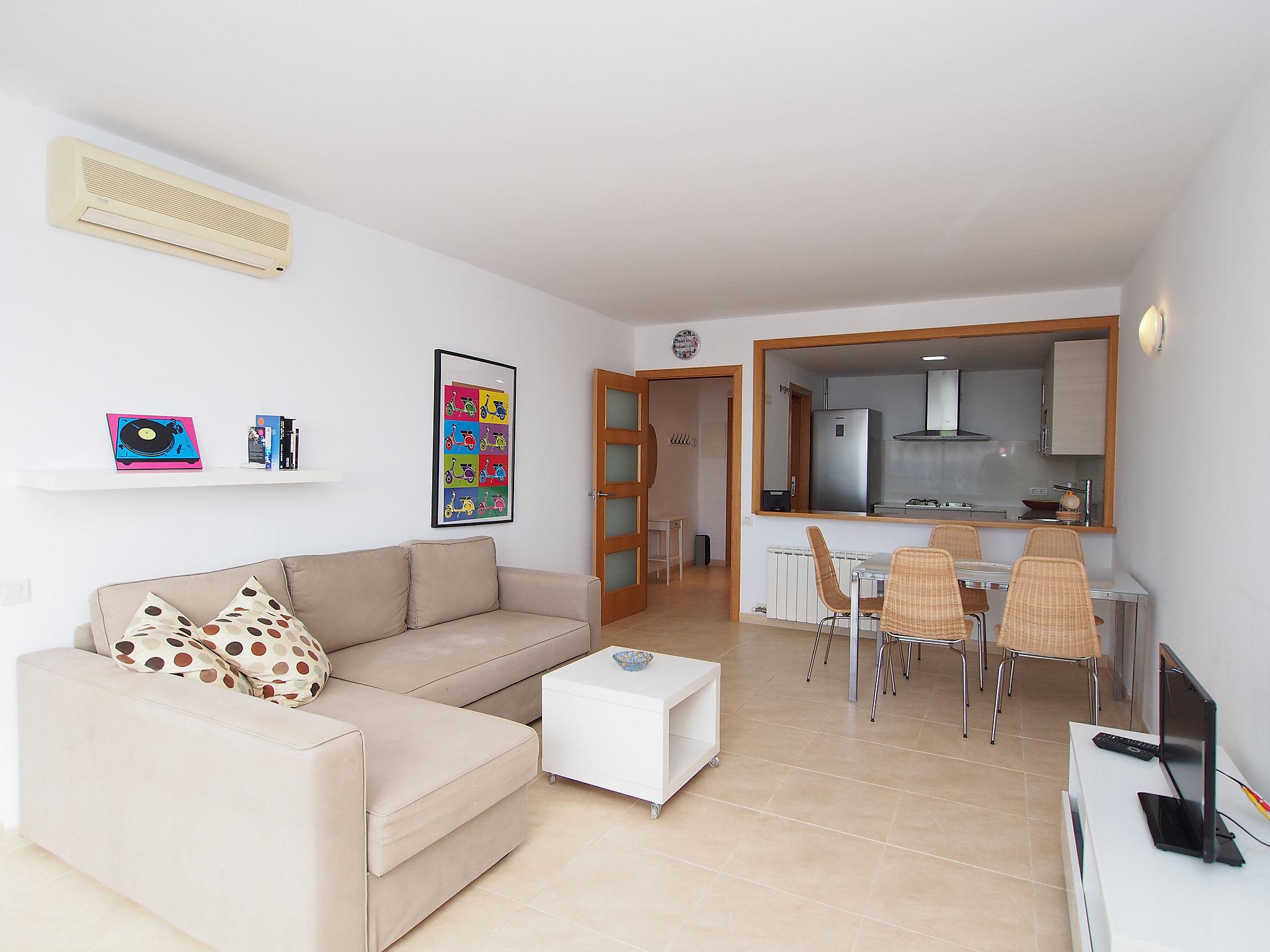 Foto 7 - Apartamento de 2 habitaciones en Castelló d'Empúries con piscina y terraza