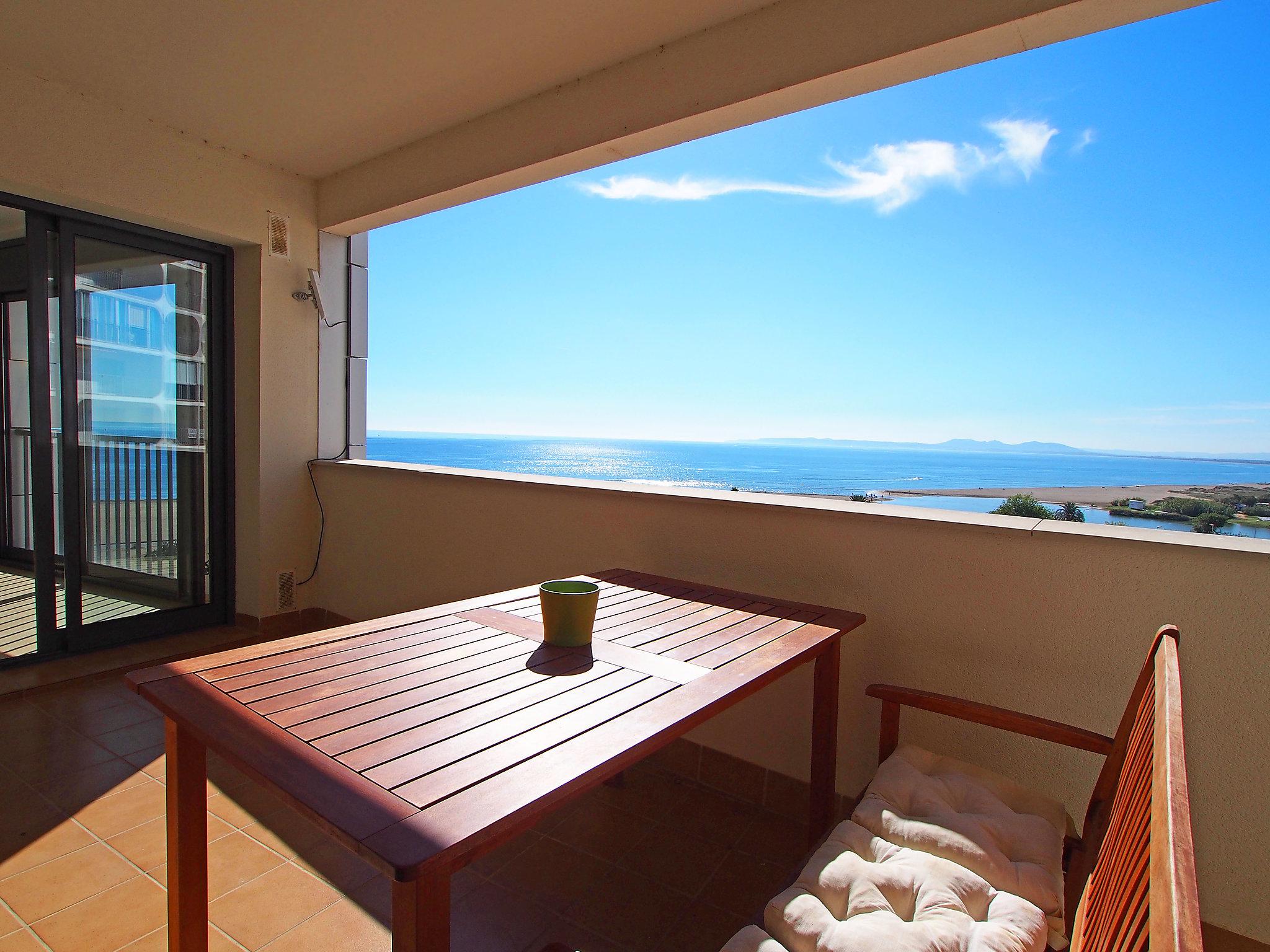 Foto 1 - Apartamento de 2 quartos em Castelló d'Empúries com piscina e vistas do mar