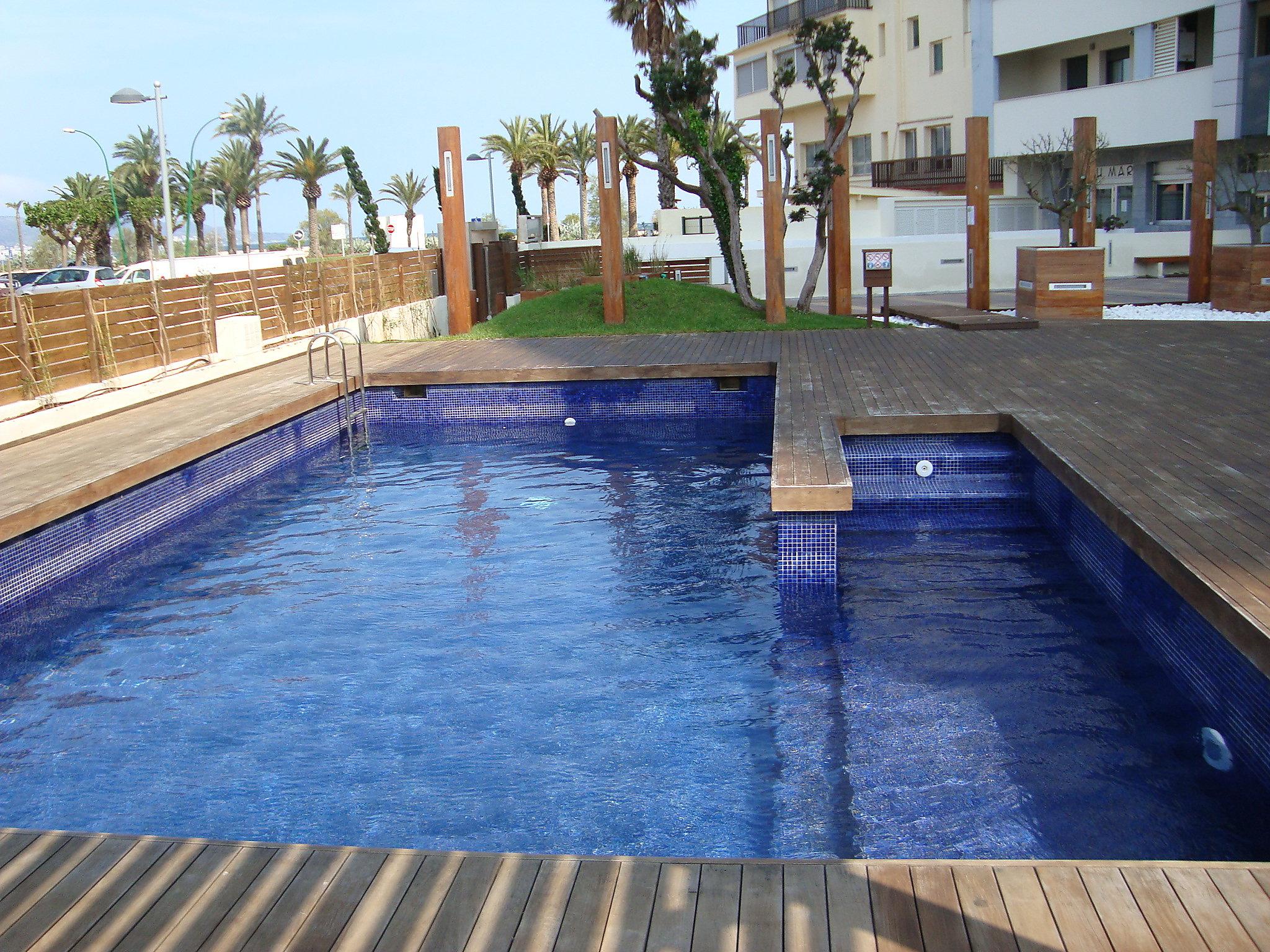 Photo 16 - 2 bedroom Apartment in Castelló d'Empúries with swimming pool and sea view