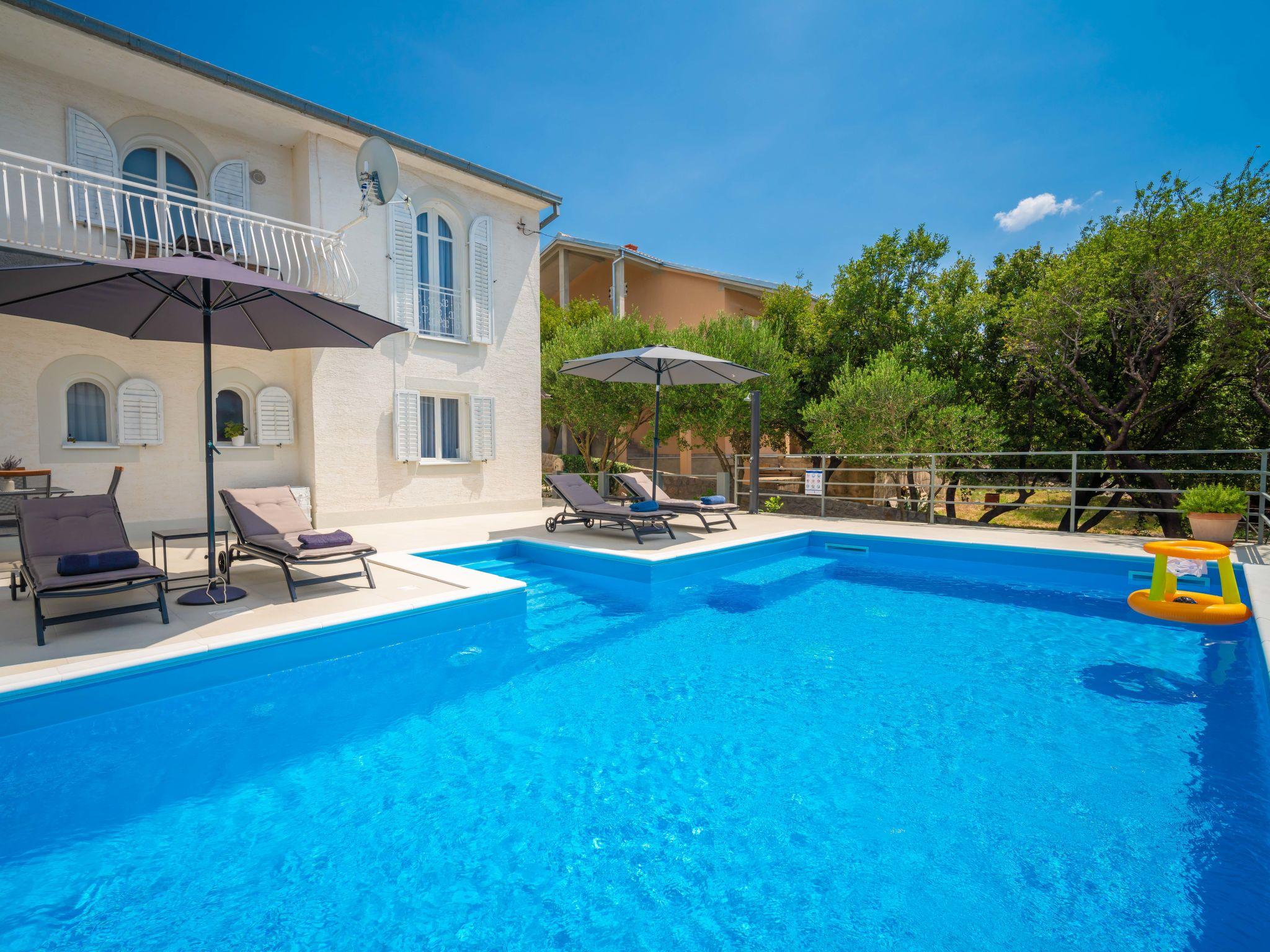 Photo 17 - Maison de 3 chambres à Novi Vinodolski avec piscine privée et terrasse