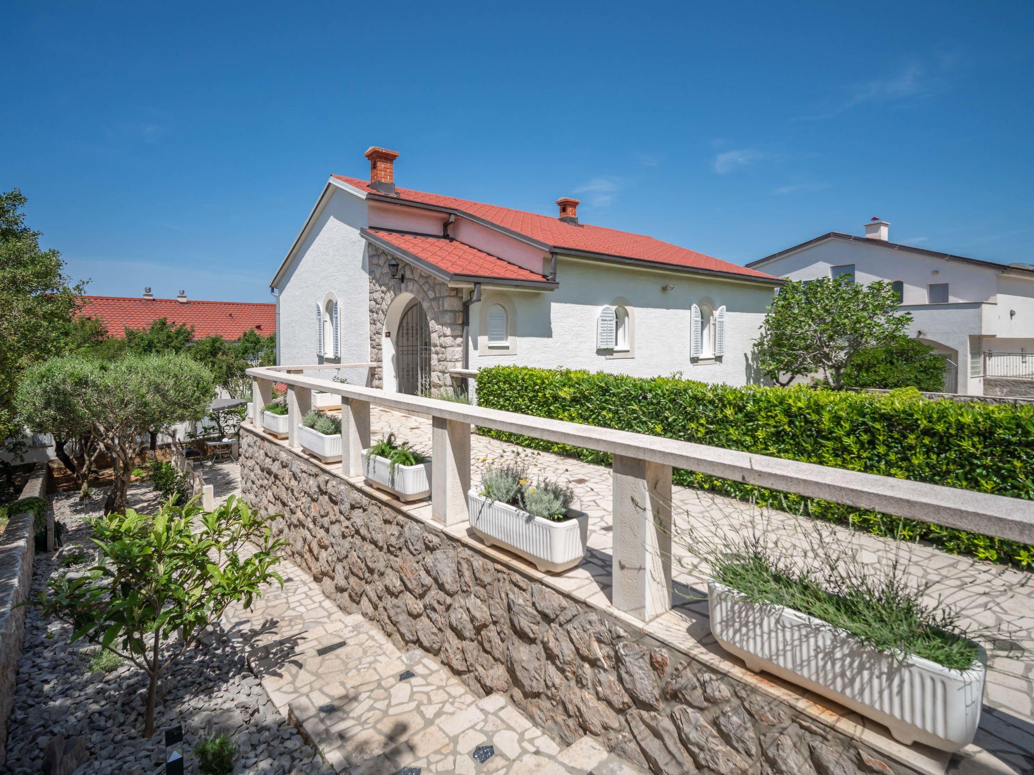 Foto 49 - Casa de 3 quartos em Novi Vinodolski com piscina privada e jardim