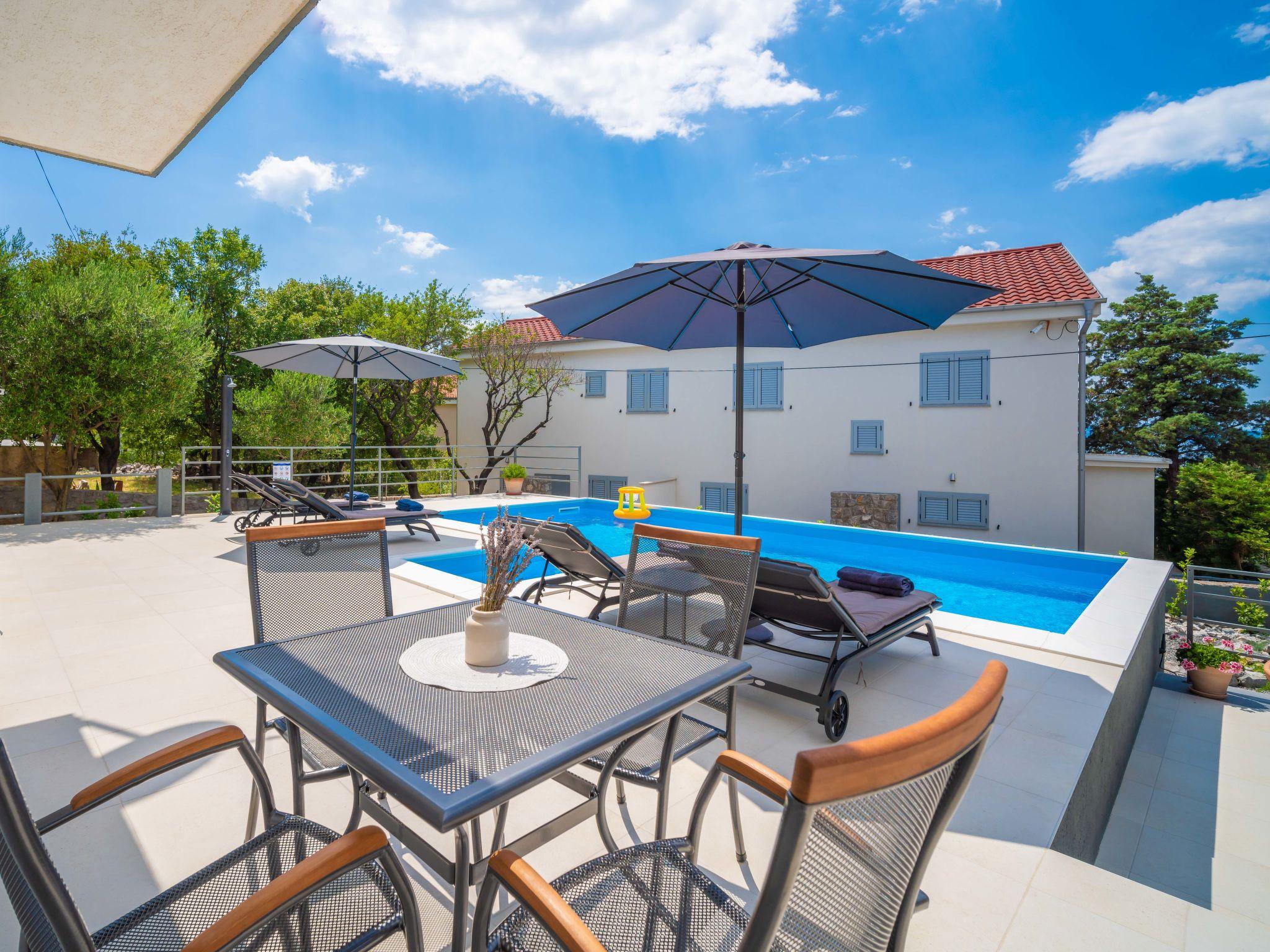 Foto 33 - Casa de 3 habitaciones en Novi Vinodolski con piscina privada y terraza
