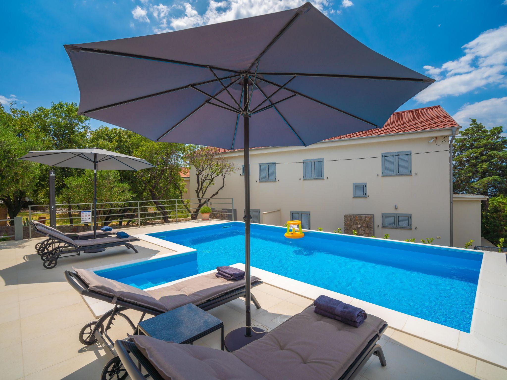 Photo 3 - Maison de 3 chambres à Novi Vinodolski avec piscine privée et terrasse