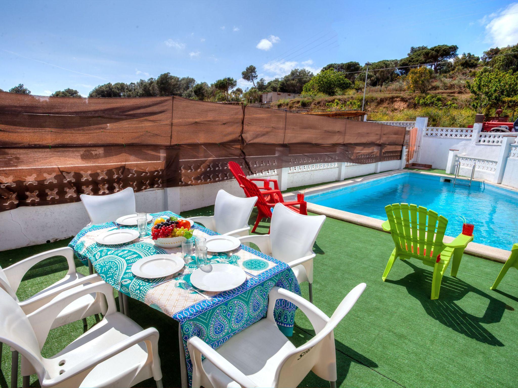 Foto 3 - Casa de 4 quartos em Blanes com piscina privada e terraço