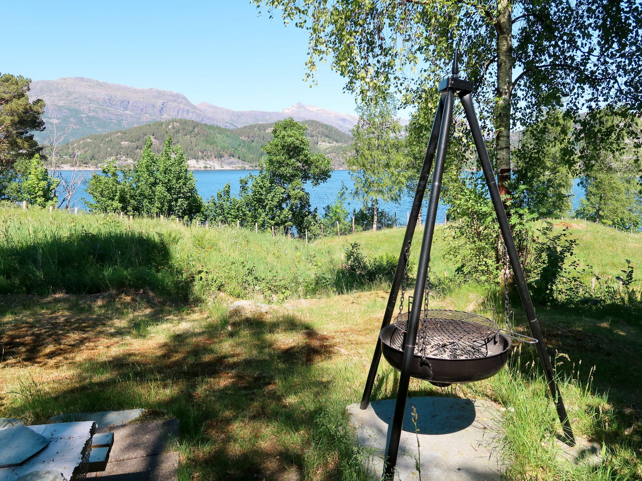 Foto 14 - Casa de 2 quartos em Eikefjord com jardim