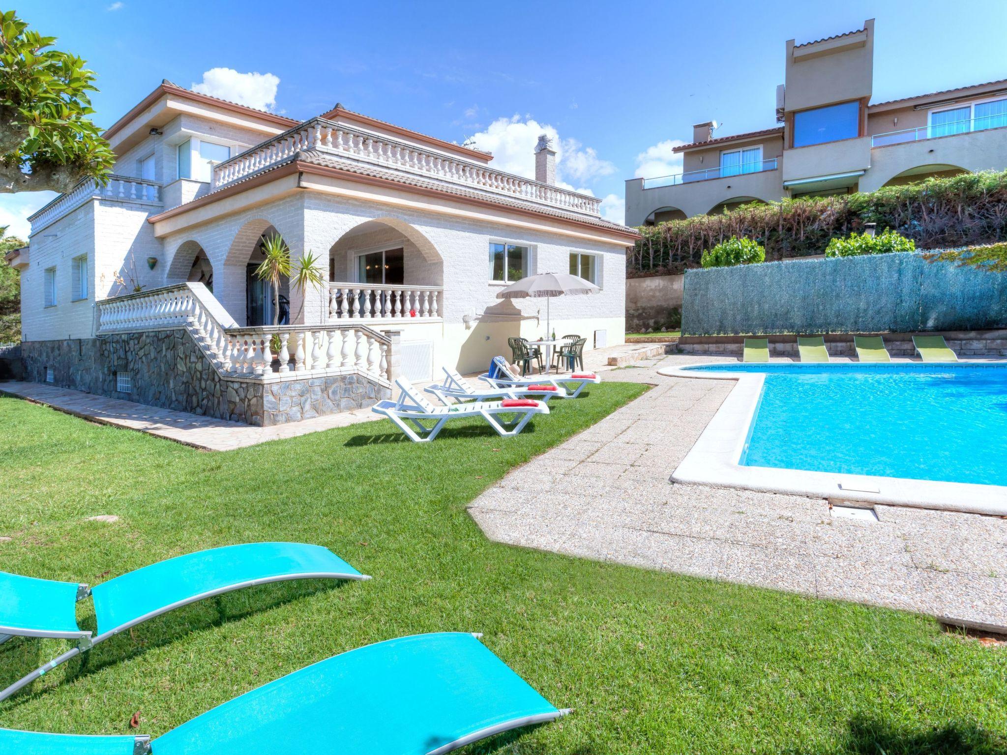 Photo 21 - 6 bedroom House in Lloret de Mar with private pool and sea view