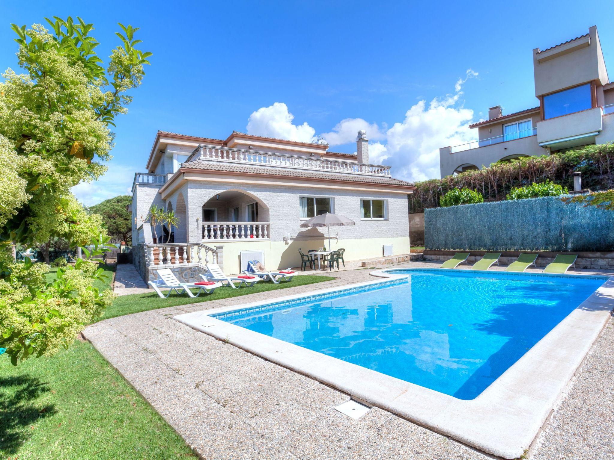 Photo 17 - 6 bedroom House in Lloret de Mar with private pool and sea view