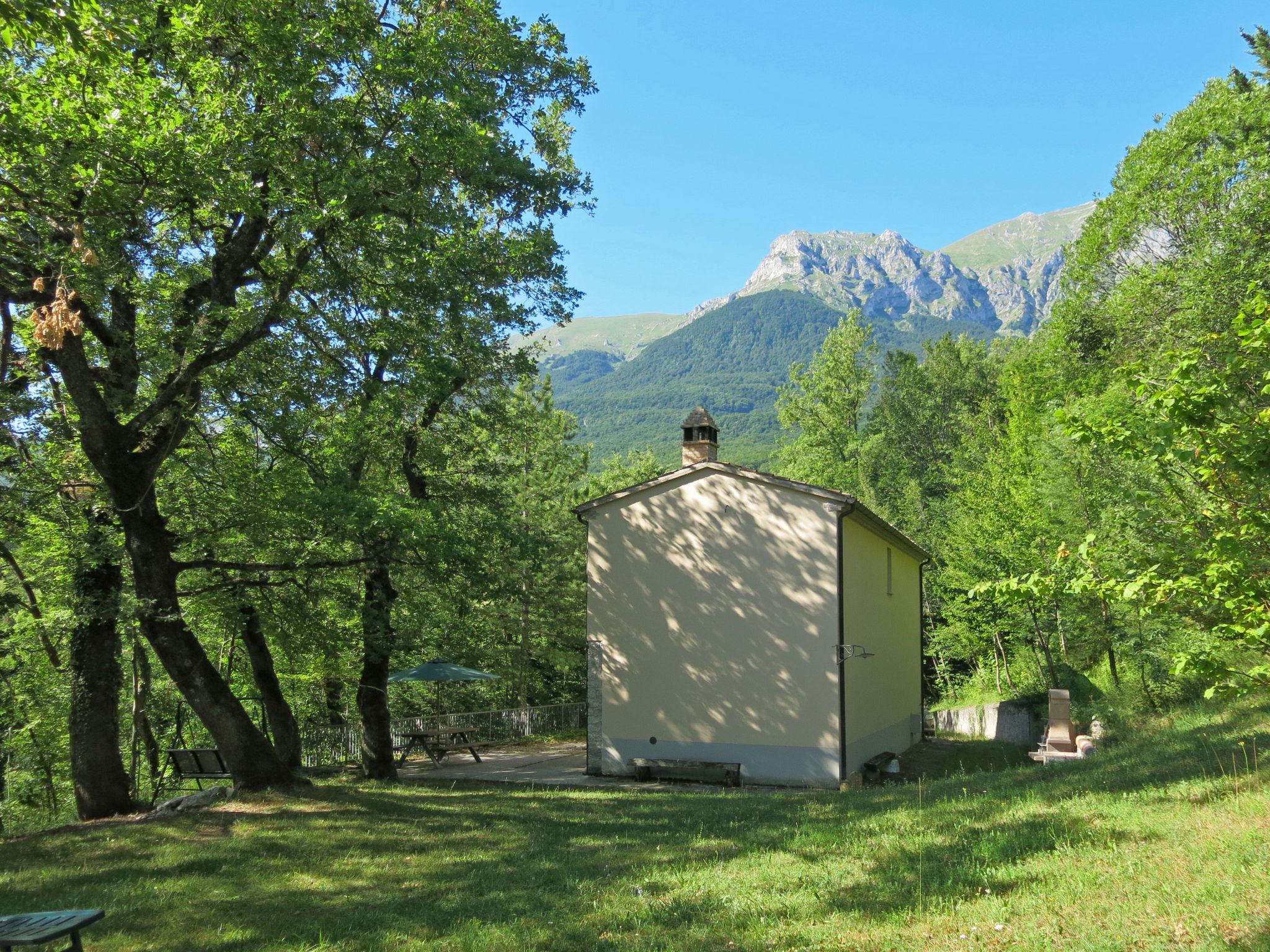 Foto 2 - Haus mit 3 Schlafzimmern in Arsita mit garten und terrasse