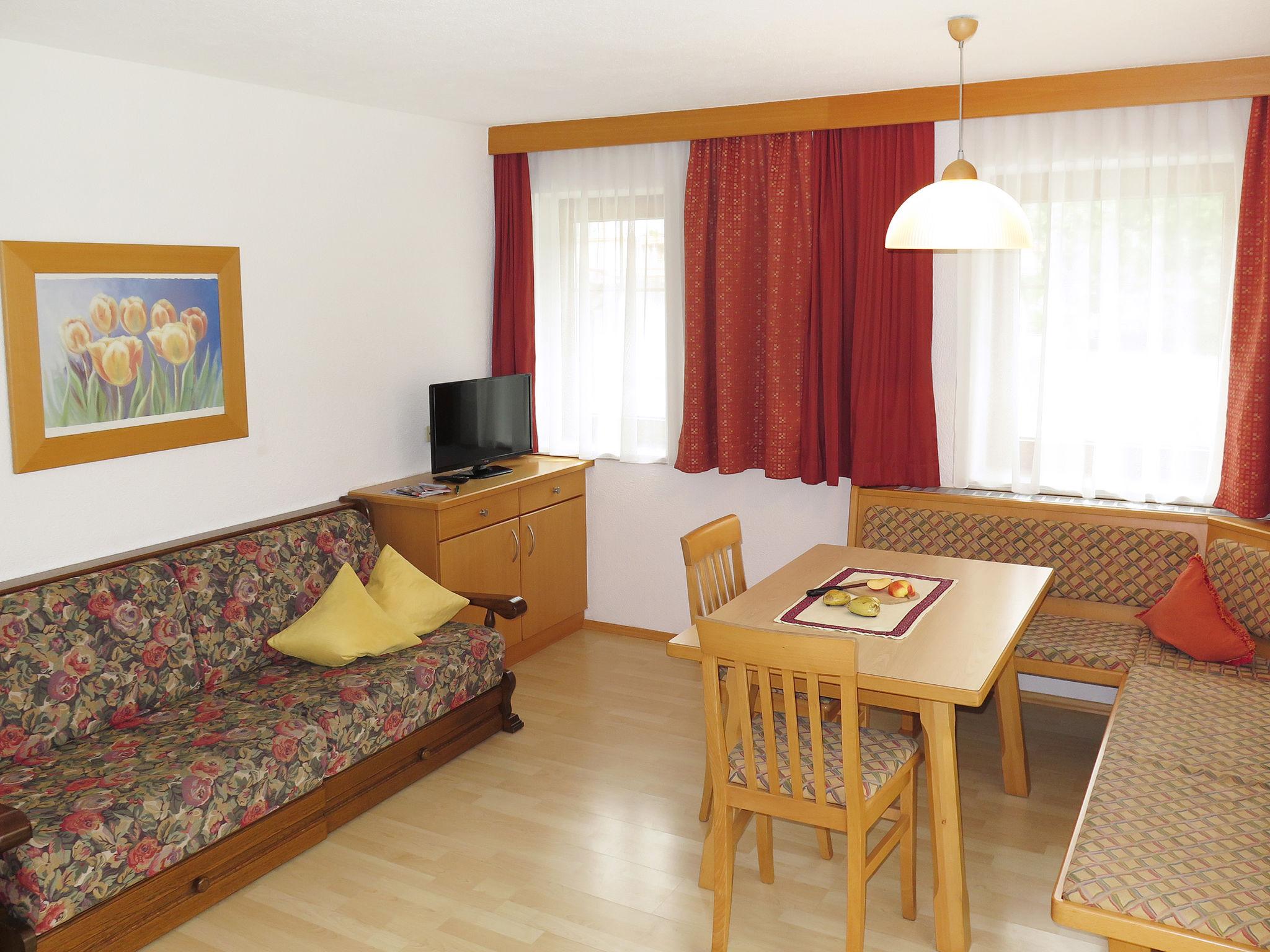 Foto 4 - Apartamento de 1 habitación en Aschau im Zillertal con jardín y vistas a la montaña