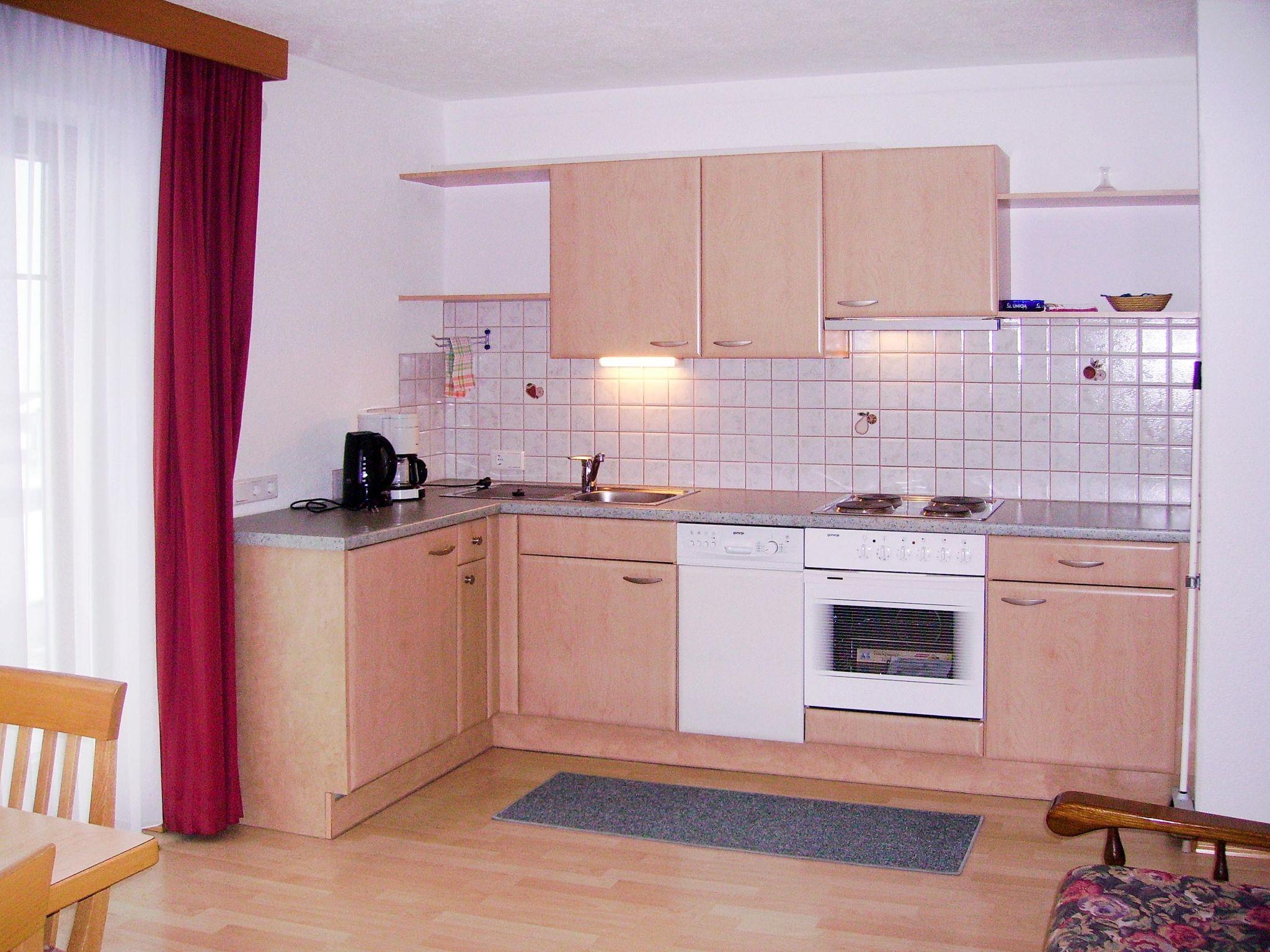 Photo 3 - 1 bedroom Apartment in Aschau im Zillertal with garden and mountain view