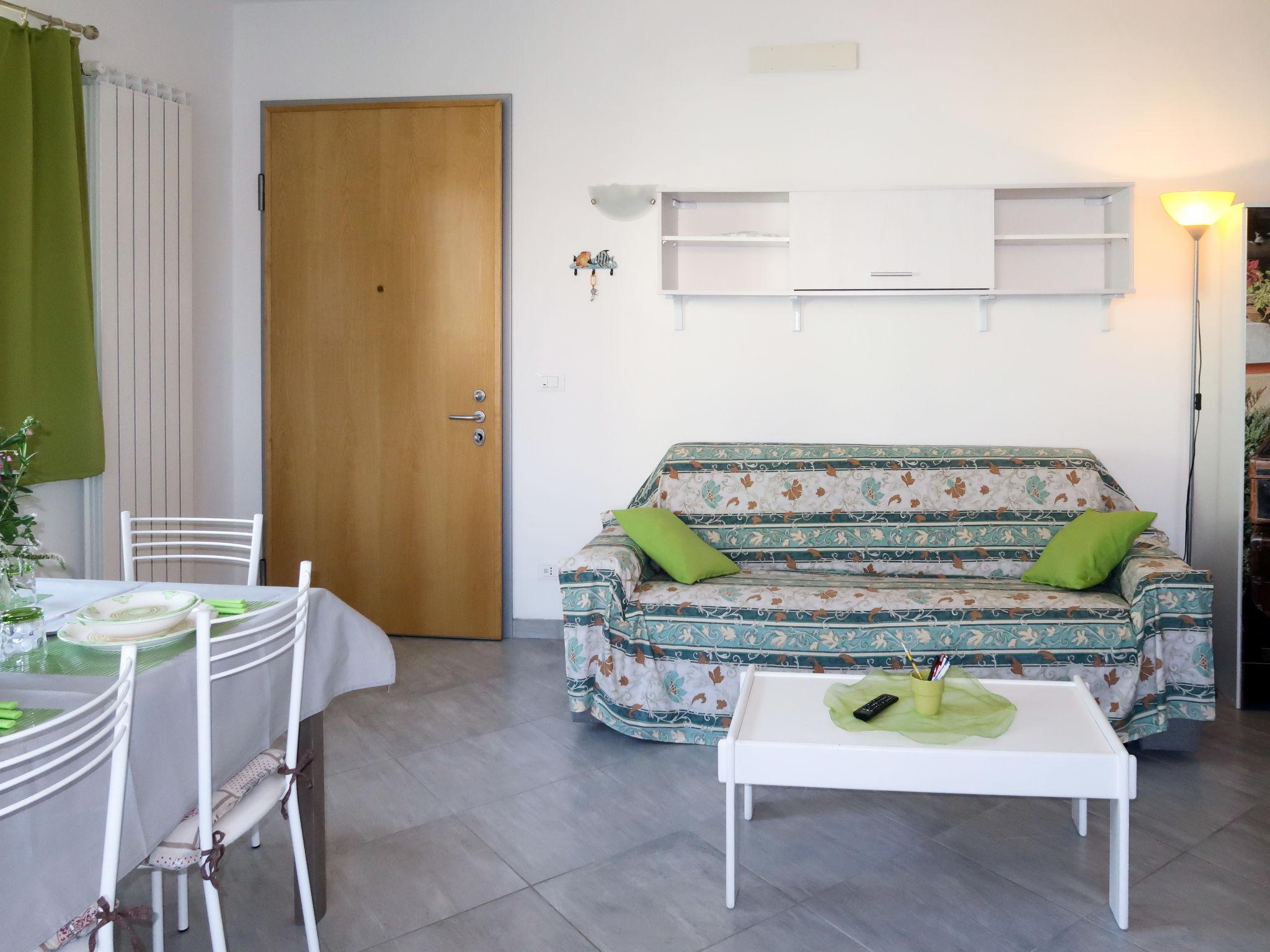 Photo 6 - Maison de 2 chambres à Albenga avec terrasse et vues à la mer