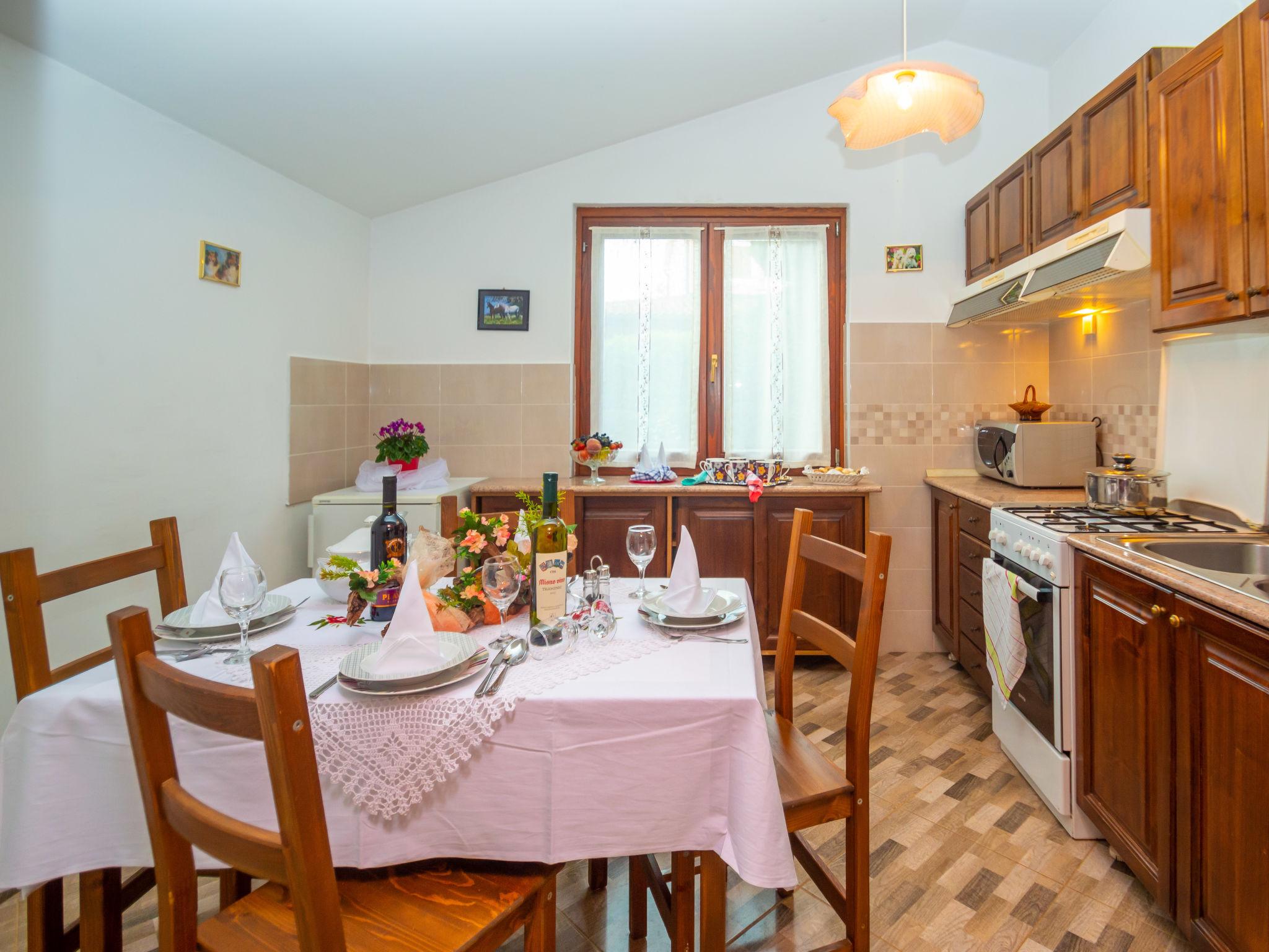 Photo 16 - 4 bedroom House in Žminj with private pool and sea view