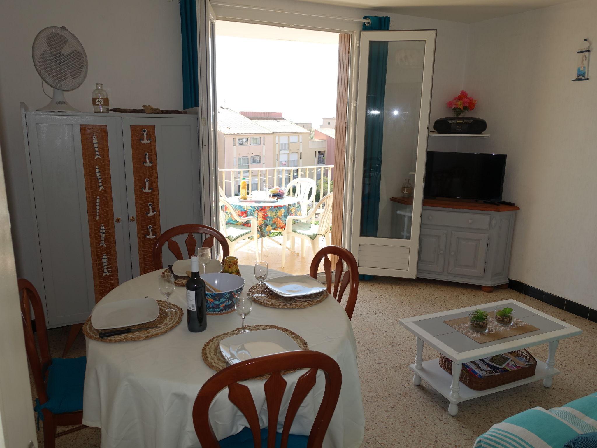Foto 8 - Apartamento de 2 quartos em Narbonne com terraço e vistas do mar