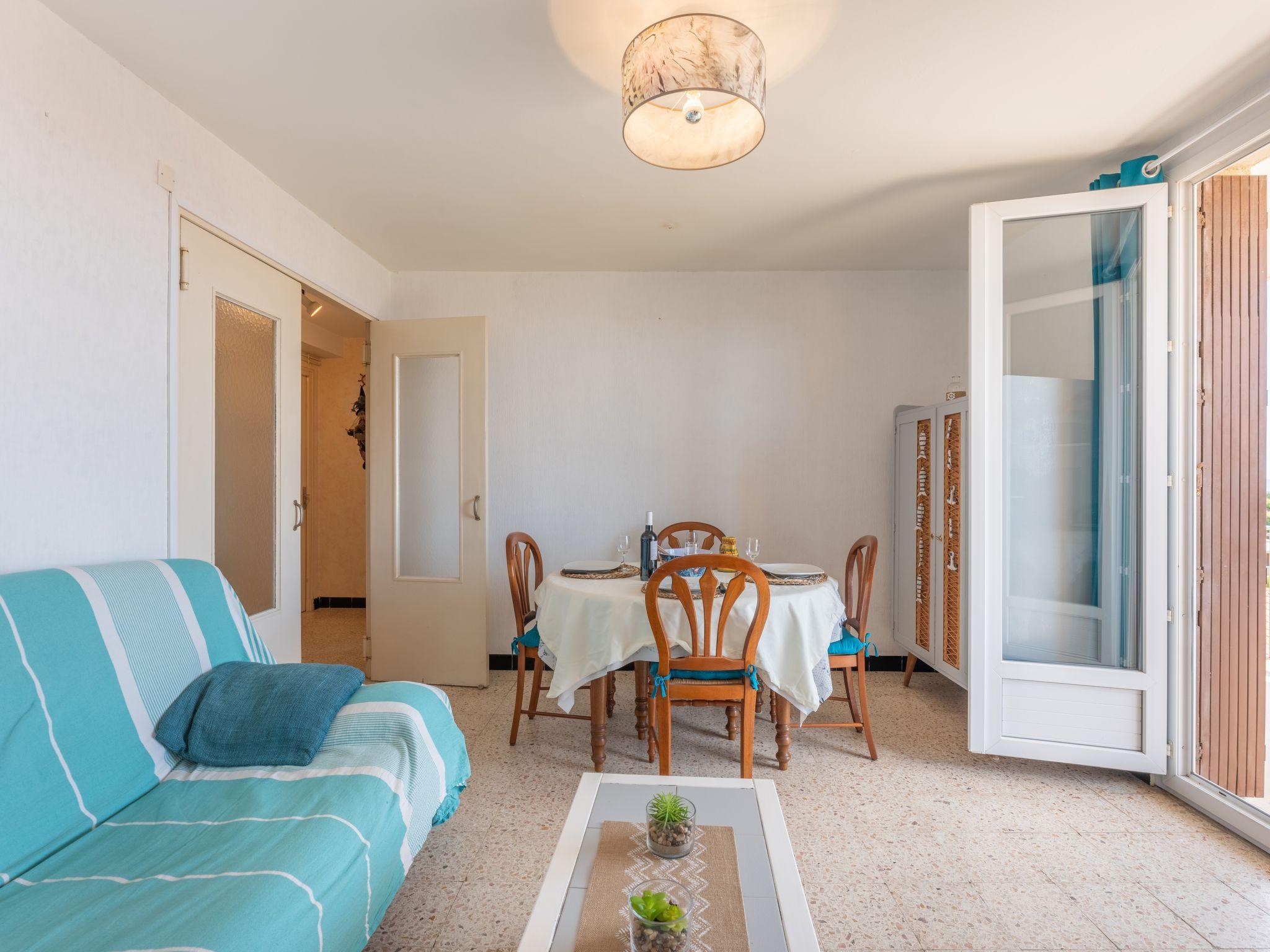 Foto 2 - Appartamento con 2 camere da letto a Narbonne con terrazza e vista mare