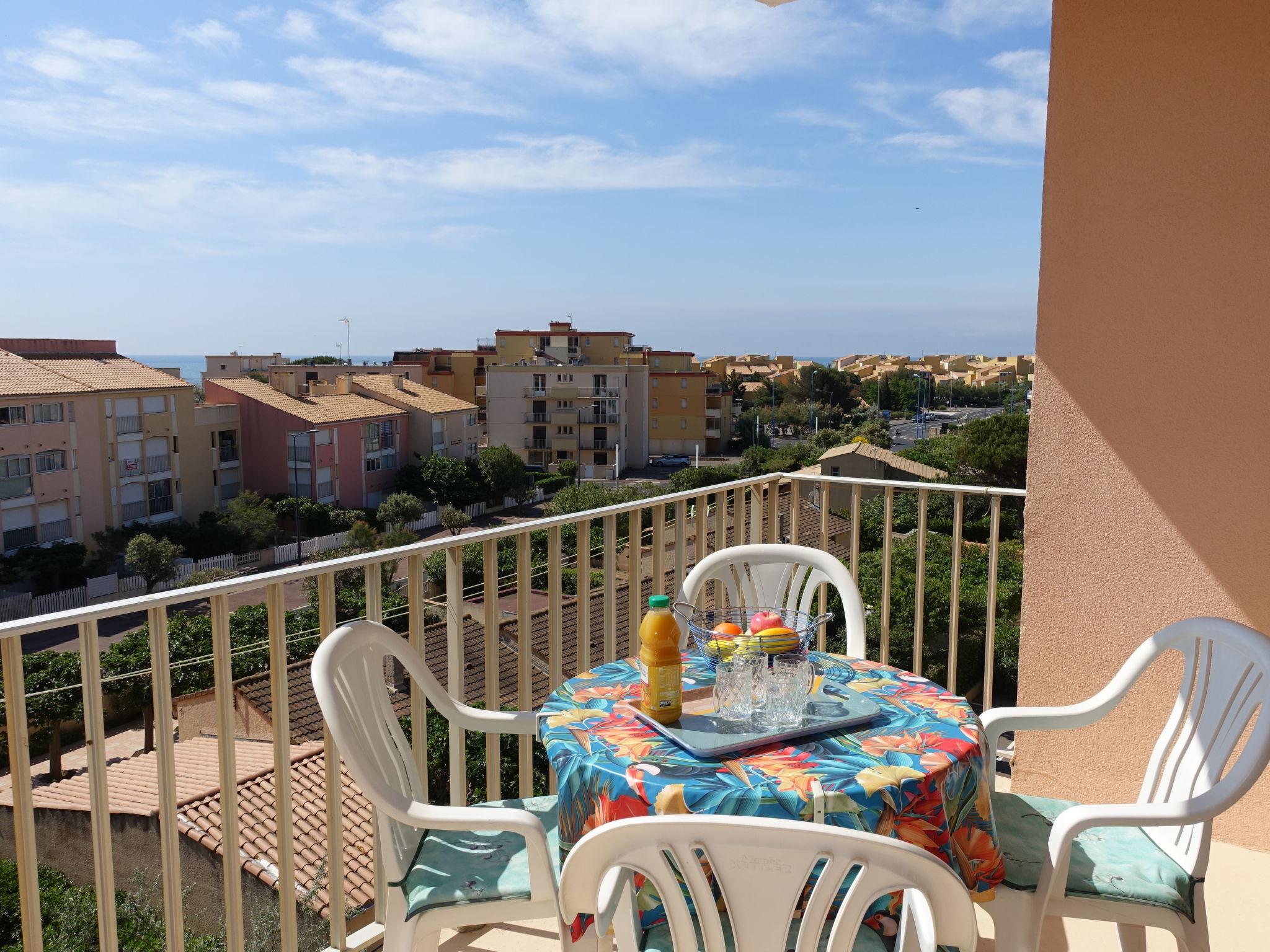 Foto 1 - Apartamento de 2 quartos em Narbonne com terraço e vistas do mar