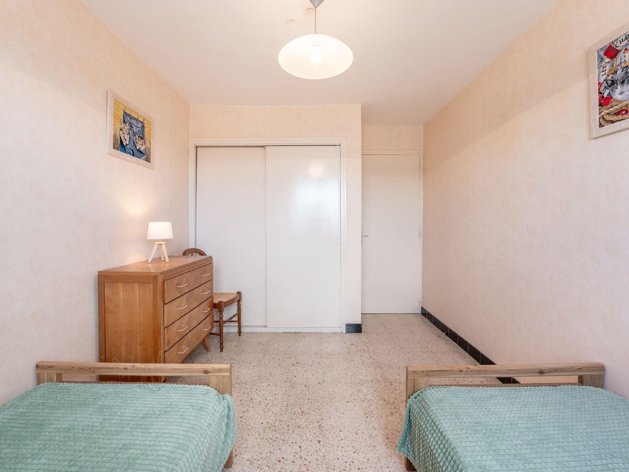Foto 13 - Appartamento con 2 camere da letto a Narbonne con terrazza e vista mare