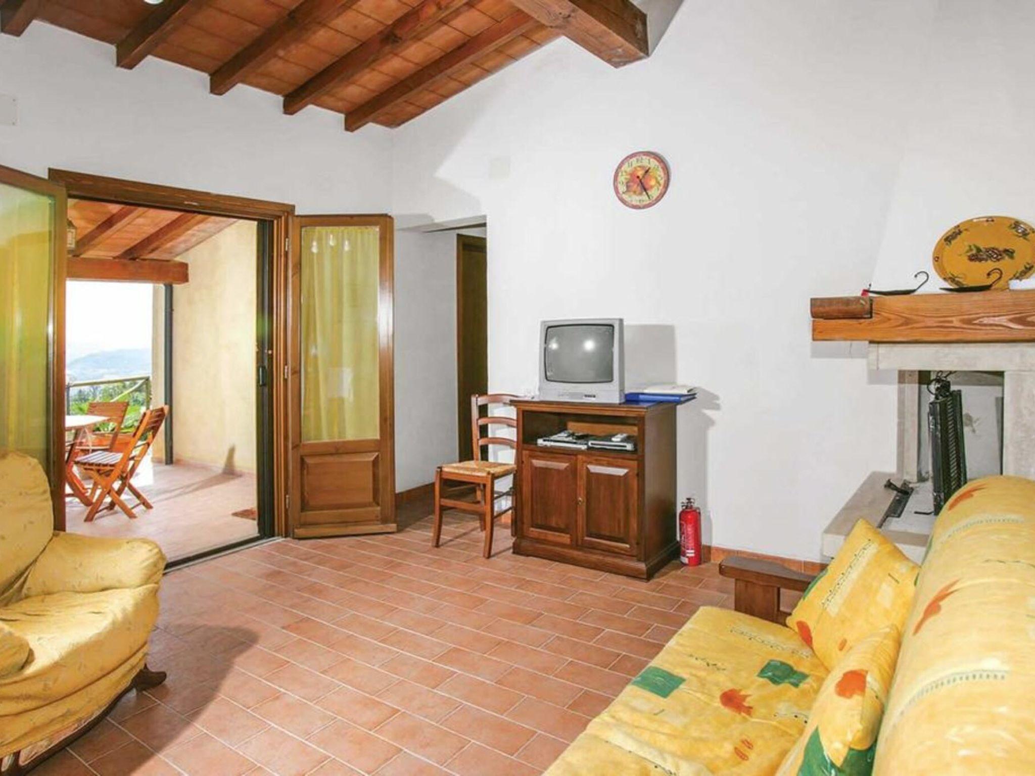 Photo 10 - 2 bedroom House in Pomarance with private pool and garden