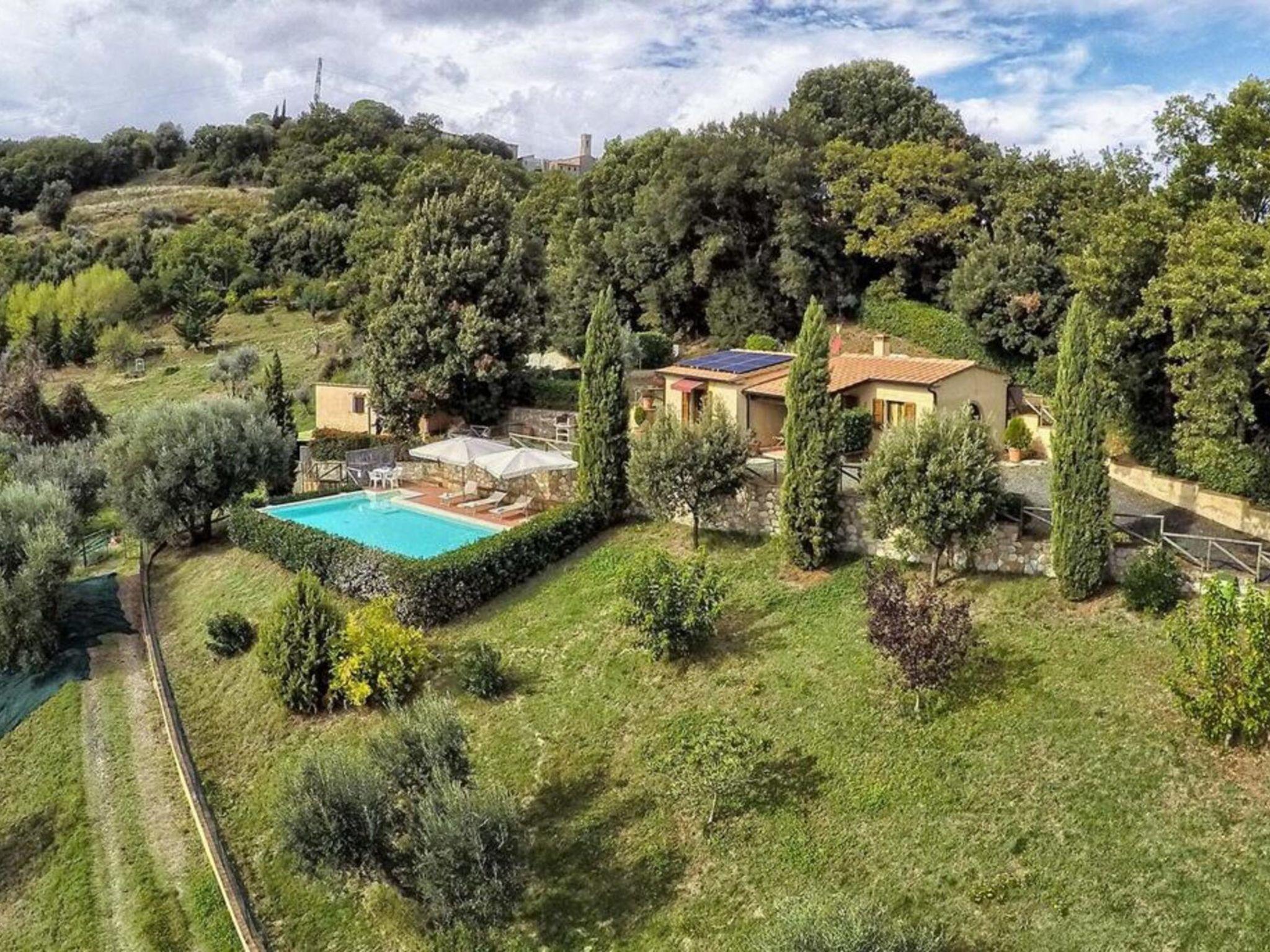 Photo 1 - Maison de 2 chambres à Pomarance avec piscine privée et jardin