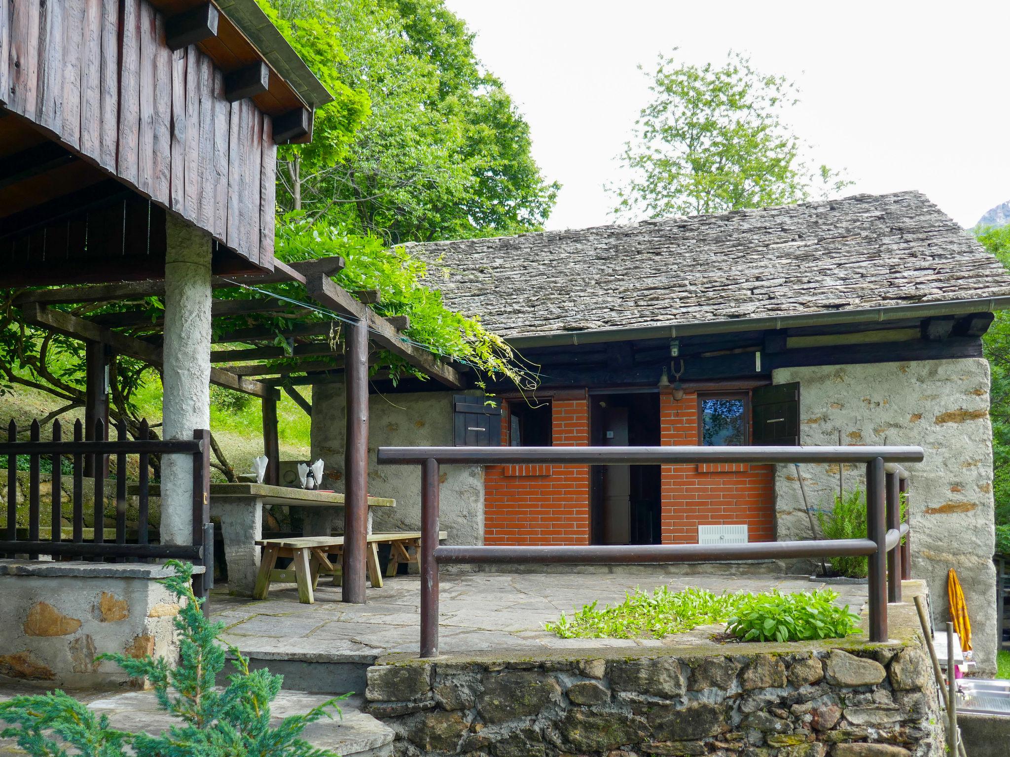 Foto 8 - Haus mit 1 Schlafzimmer in Acquarossa mit garten und blick auf die berge