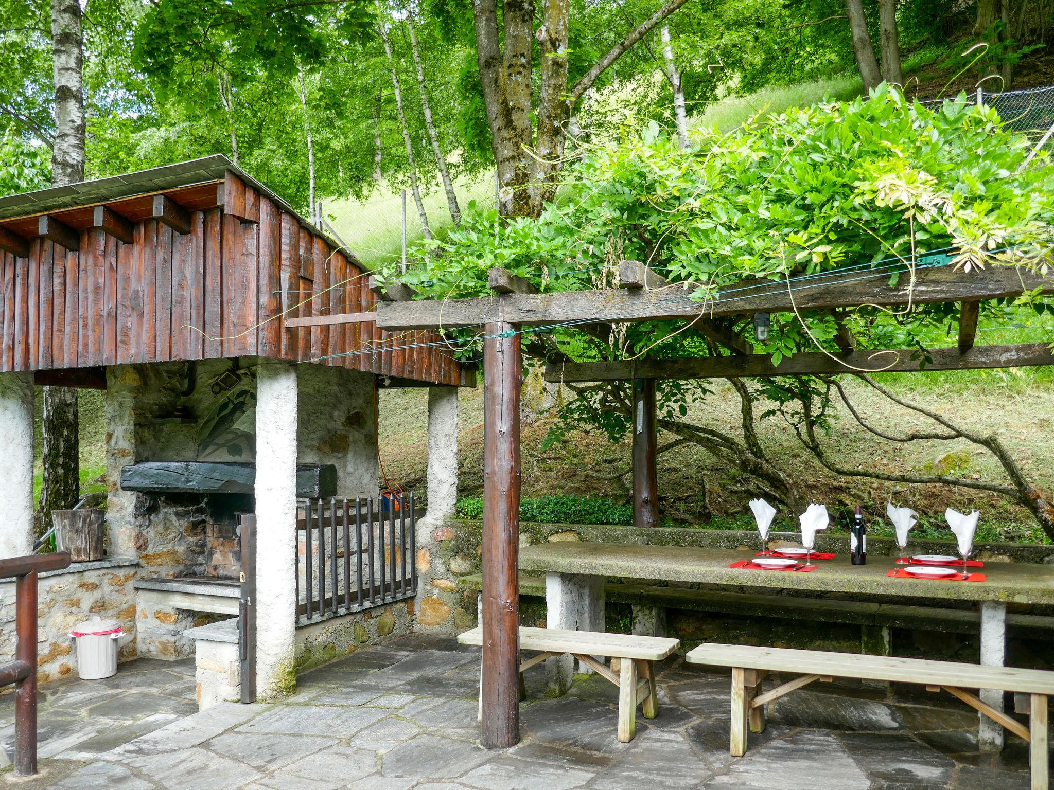 Foto 5 - Haus mit 1 Schlafzimmer in Acquarossa mit garten und blick auf die berge