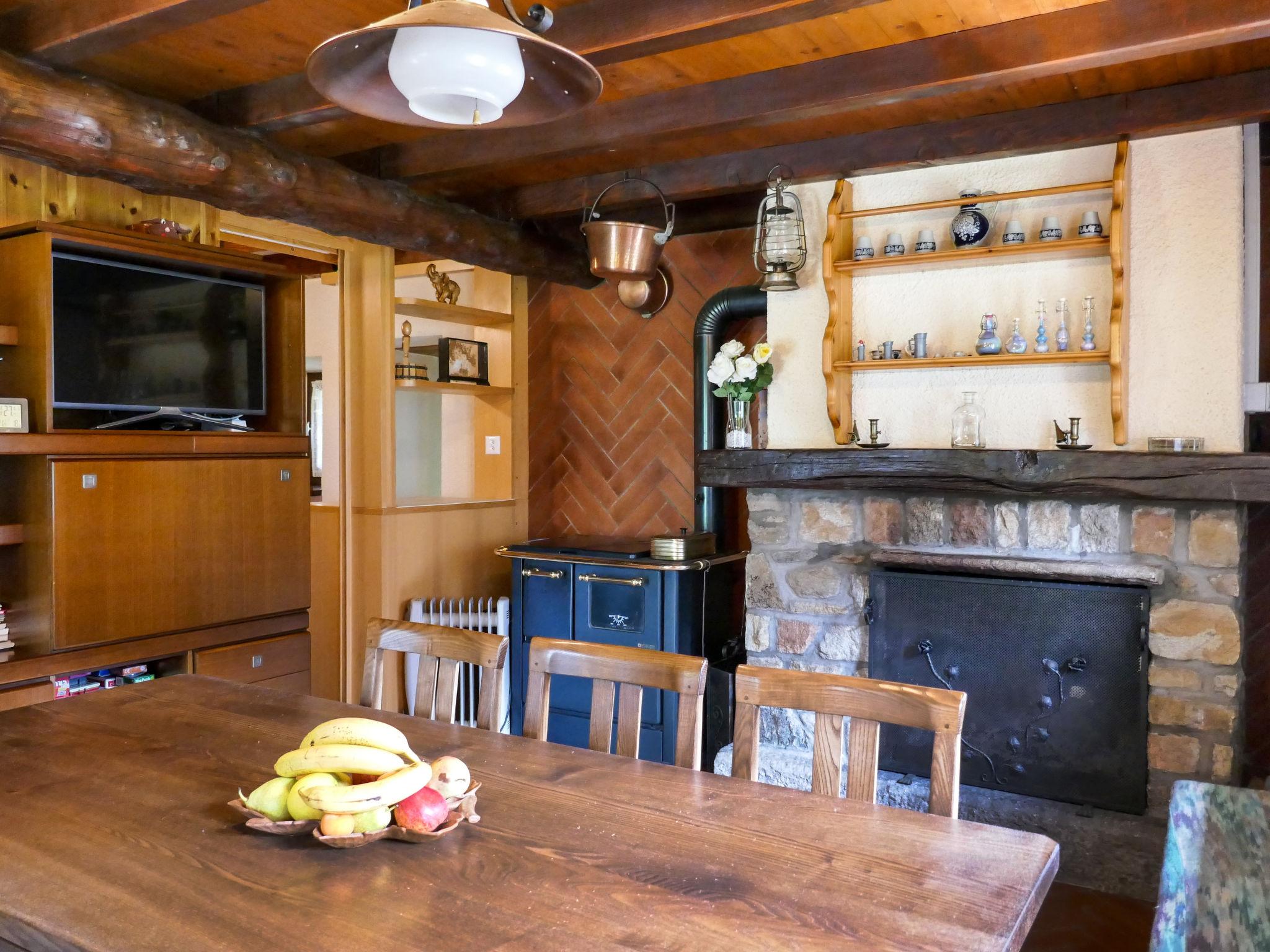 Photo 6 - Maison de 1 chambre à Acquarossa avec jardin et vues sur la montagne