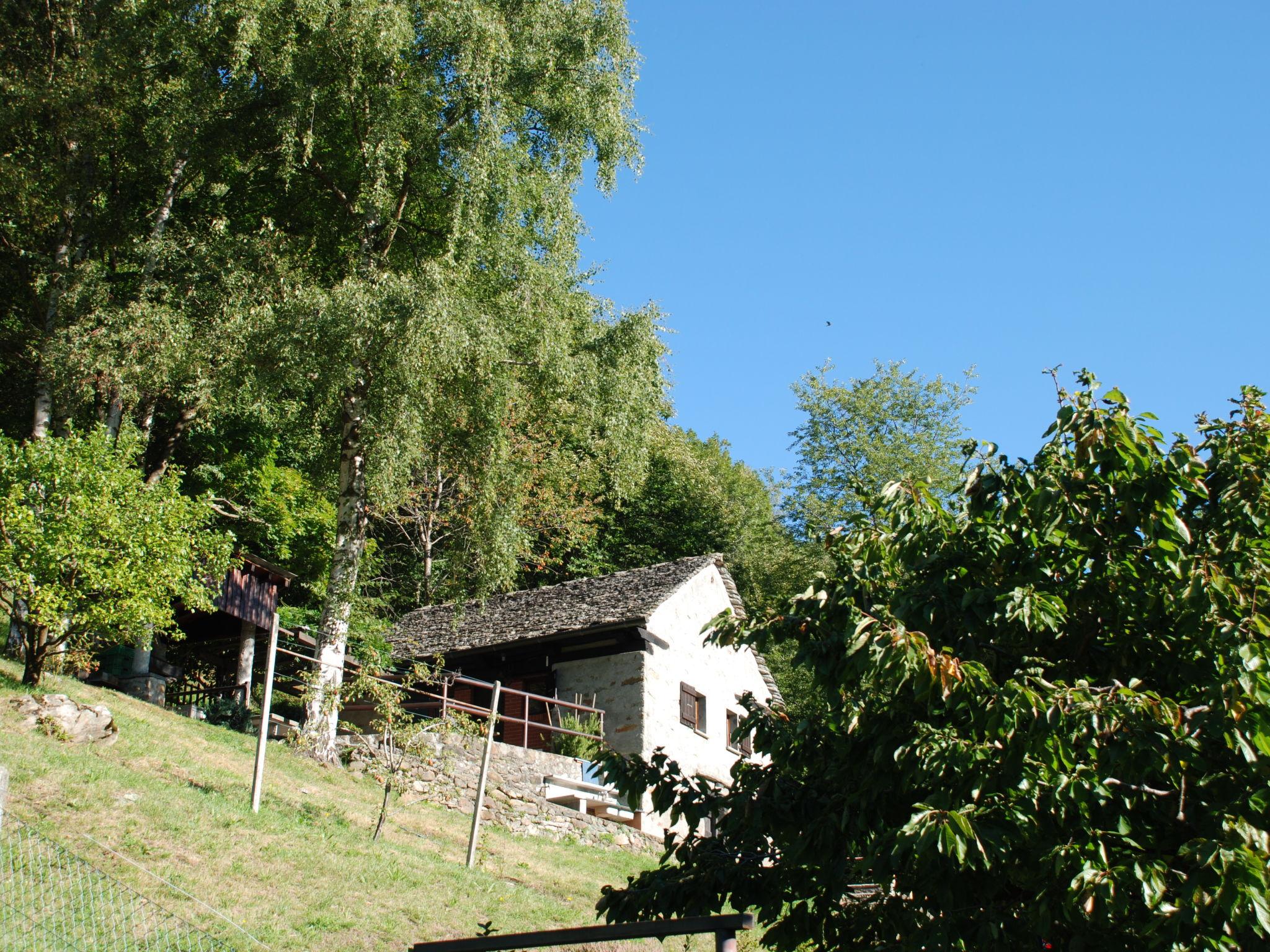 Foto 1 - Casa de 1 quarto em Acquarossa com jardim e vista para a montanha