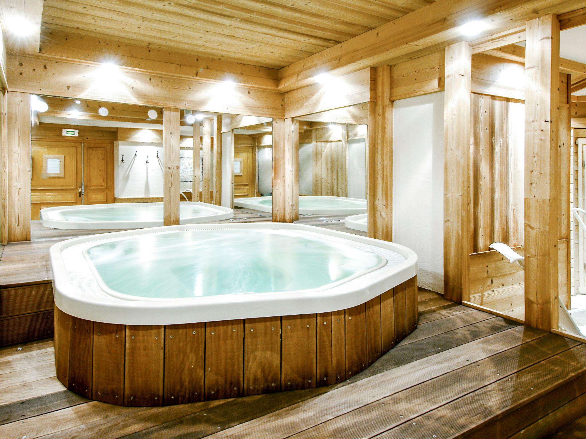 Foto 3 - Appartamento con 4 camere da letto a La Plagne Tarentaise con sauna e vasca idromassaggio