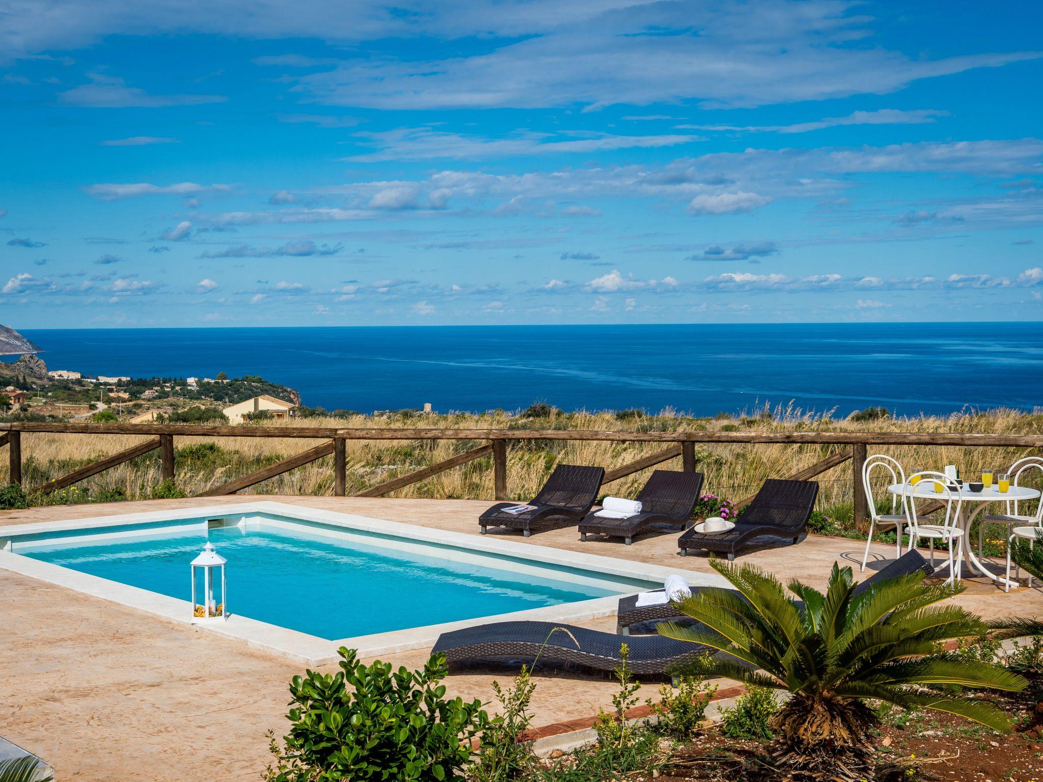 Photo 26 - Maison de 4 chambres à Castellammare del Golfo avec piscine privée et jardin