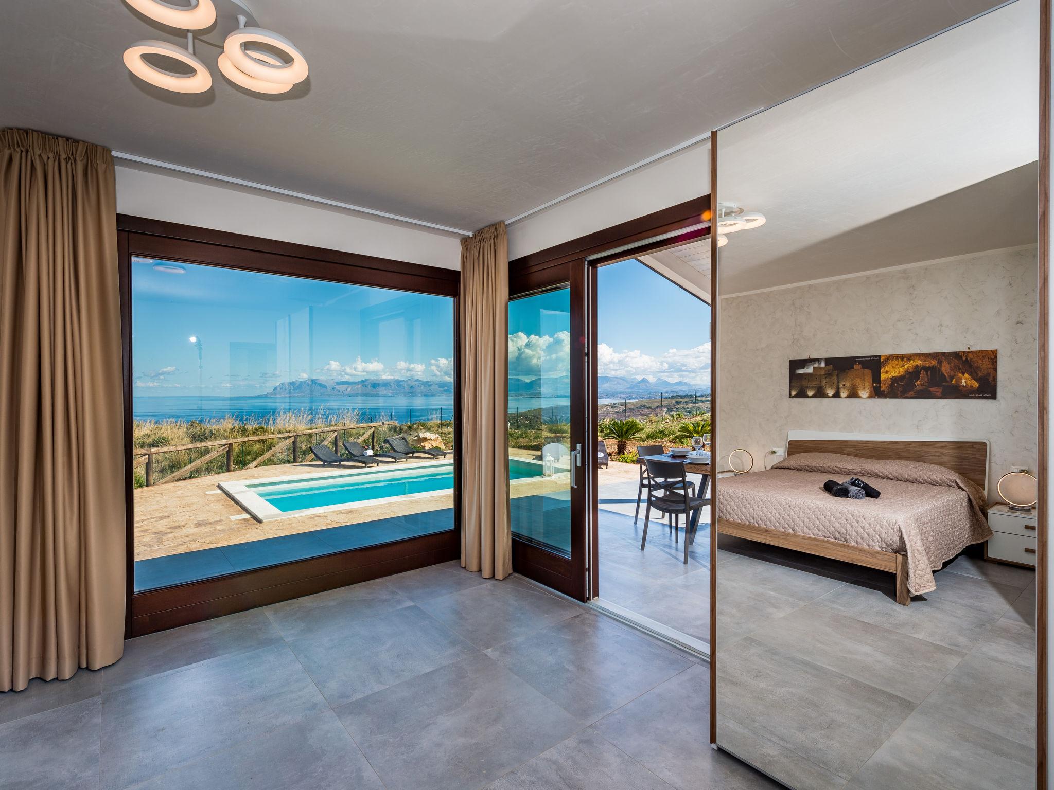 Foto 11 - Casa de 4 habitaciones en Castellammare del Golfo con piscina privada y vistas al mar