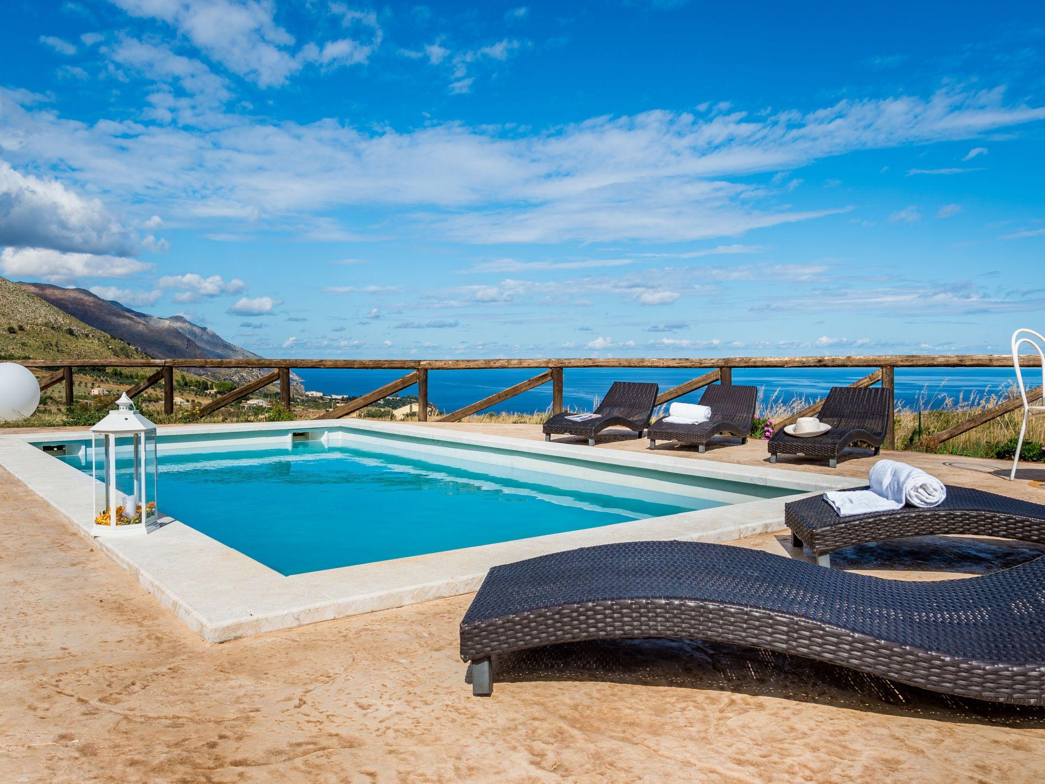 Photo 24 - Maison de 4 chambres à Castellammare del Golfo avec piscine privée et jardin