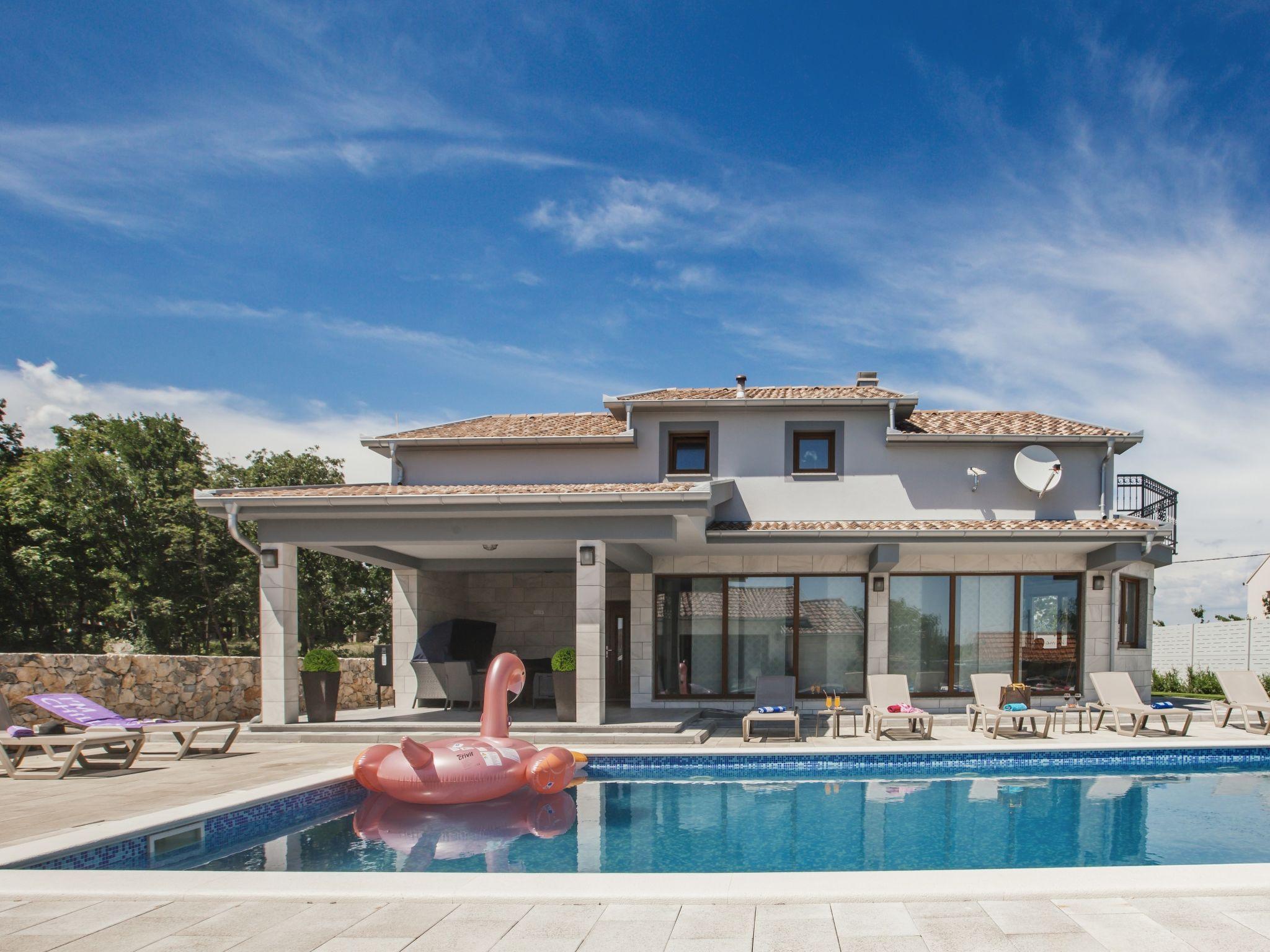 Photo 1 - Maison de 5 chambres à Proložac avec piscine privée et jardin