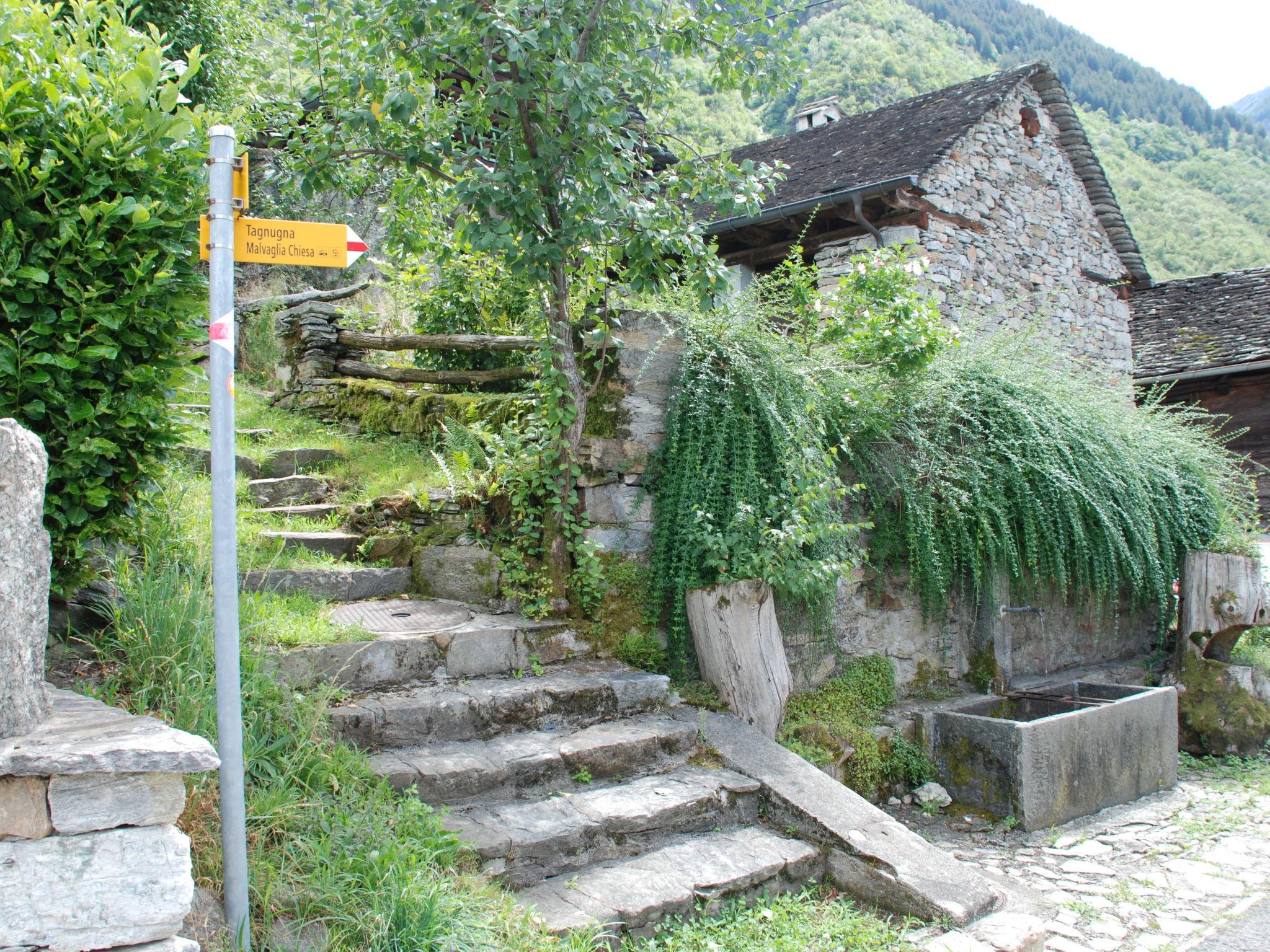 Photo 29 - Maison de 1 chambre à Serravalle avec jardin et vues sur la montagne