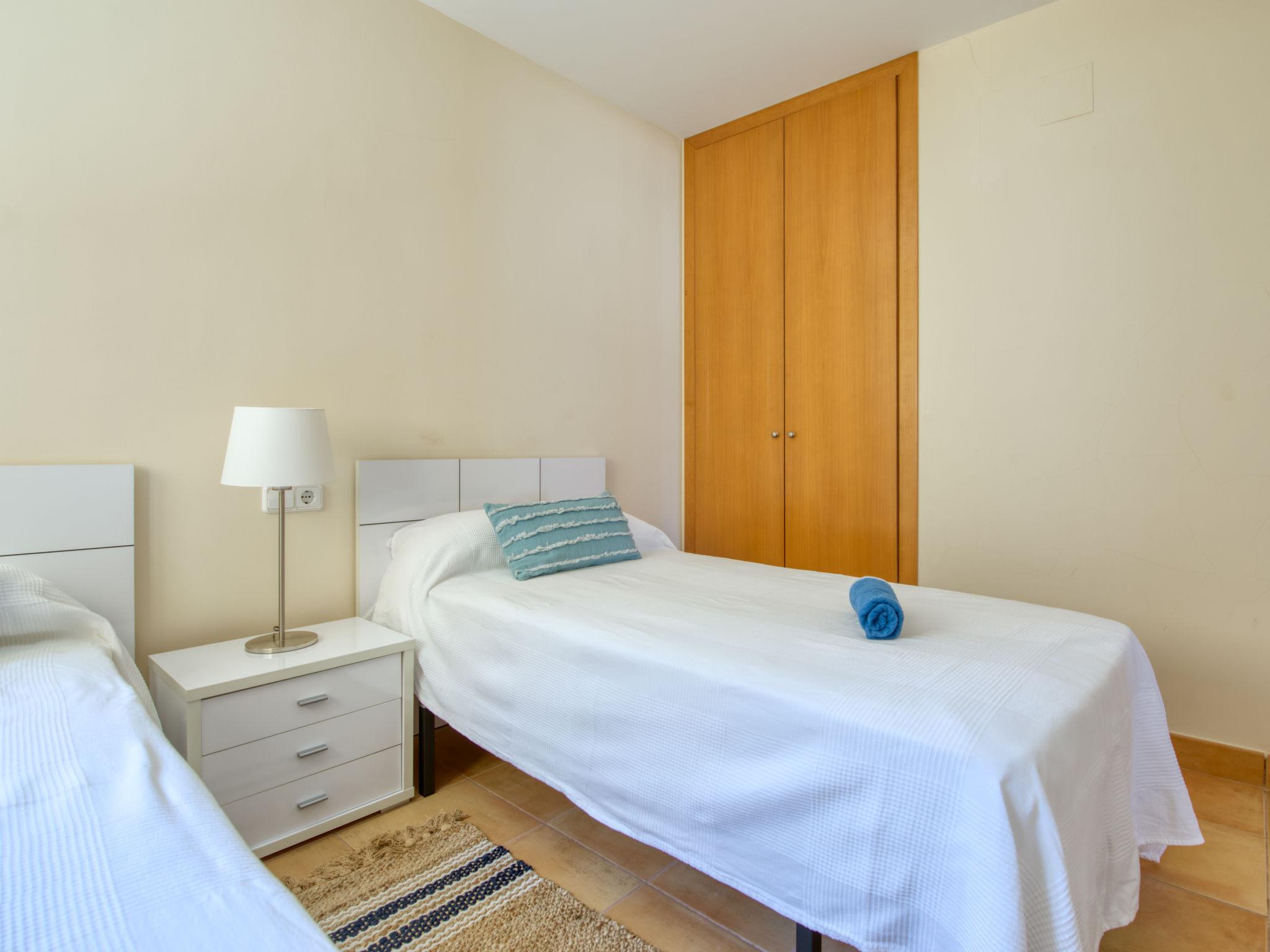 Foto 17 - Apartment mit 1 Schlafzimmer in els Poblets mit schwimmbad und blick aufs meer