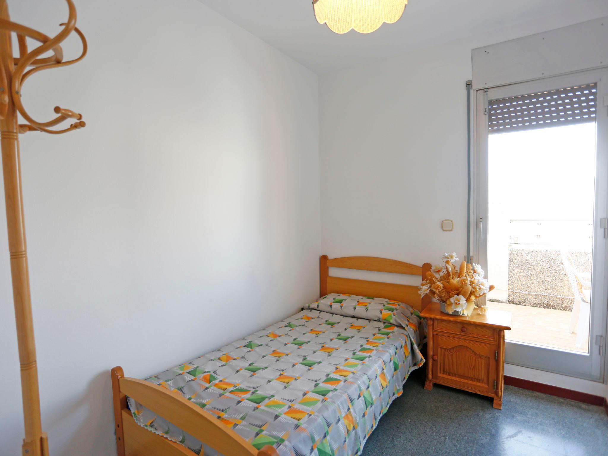 Foto 8 - Appartamento con 4 camere da letto a l'Ampolla con terrazza