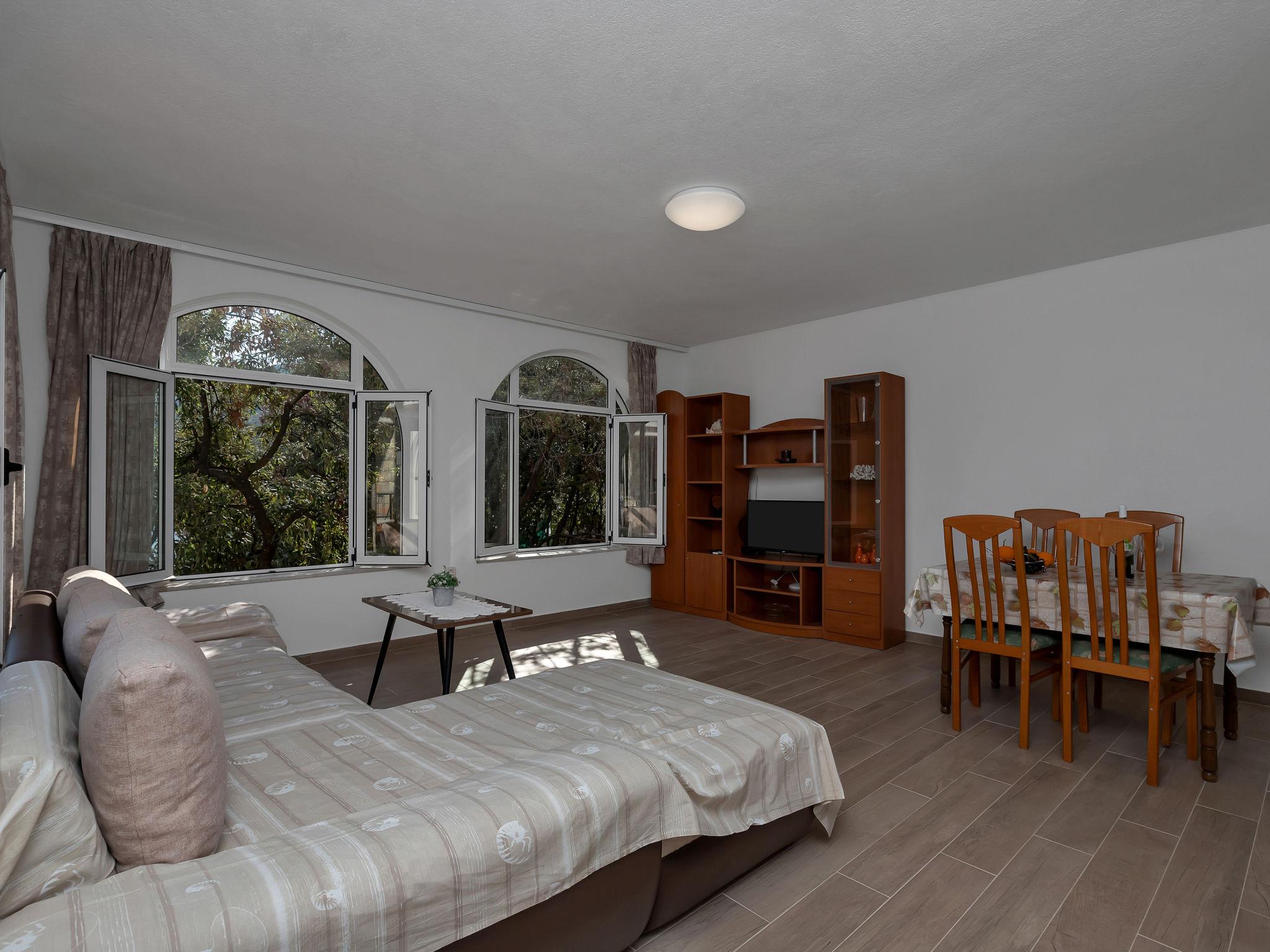 Foto 2 - Appartamento con 2 camere da letto a Jelsa con vista mare