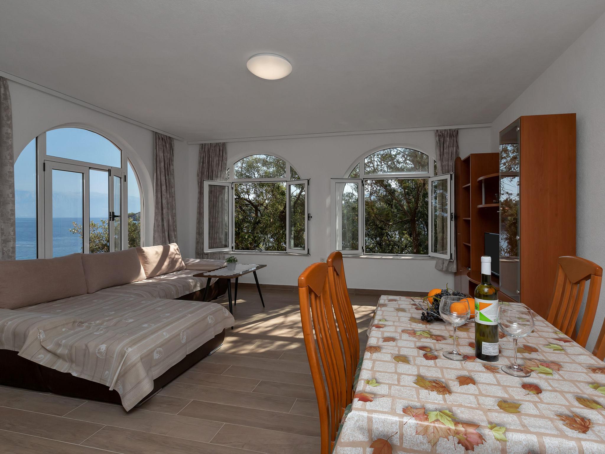 Foto 12 - Appartamento con 2 camere da letto a Jelsa con vista mare
