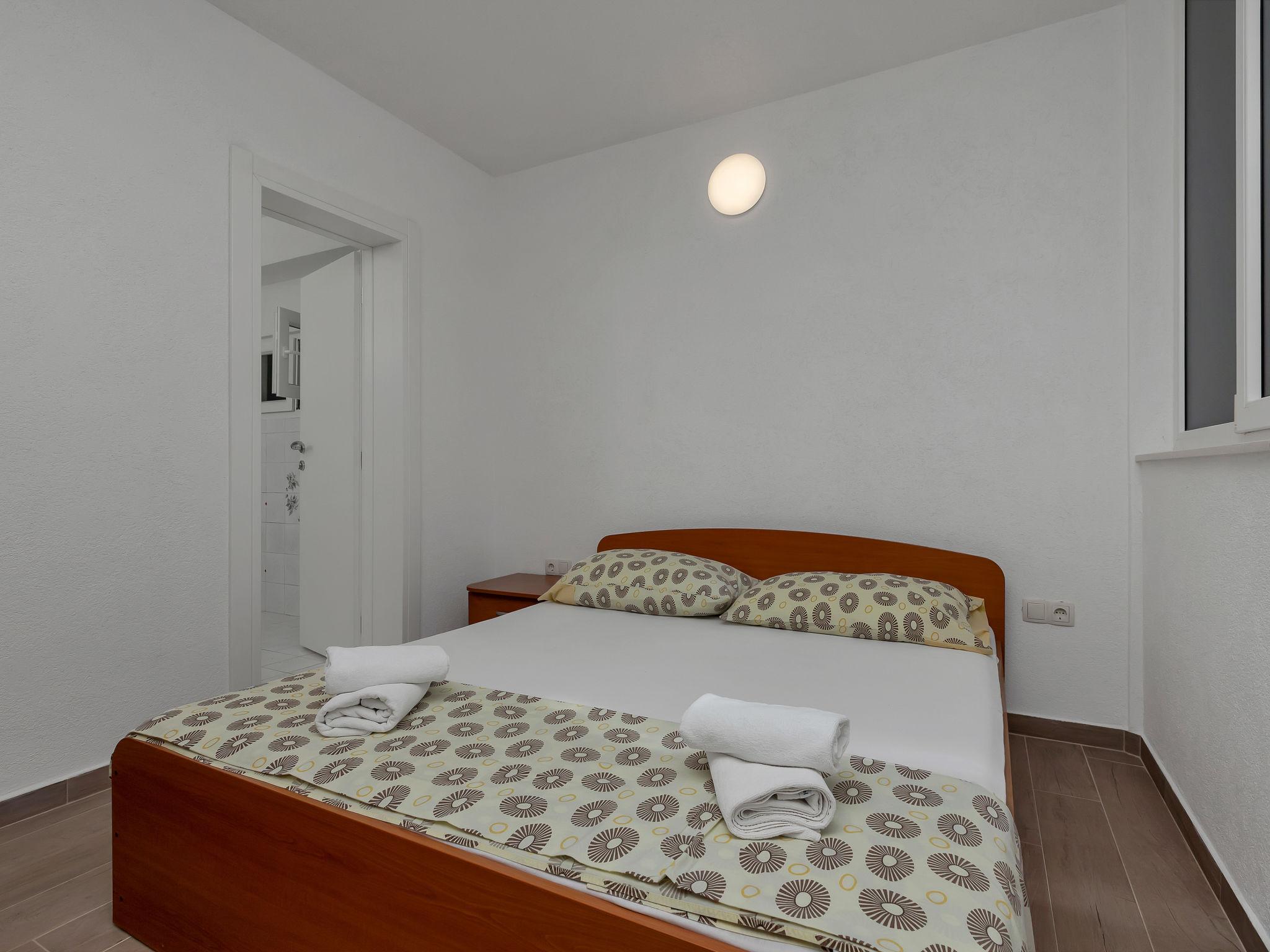 Foto 28 - Apartamento de 2 habitaciones en Jelsa con vistas al mar