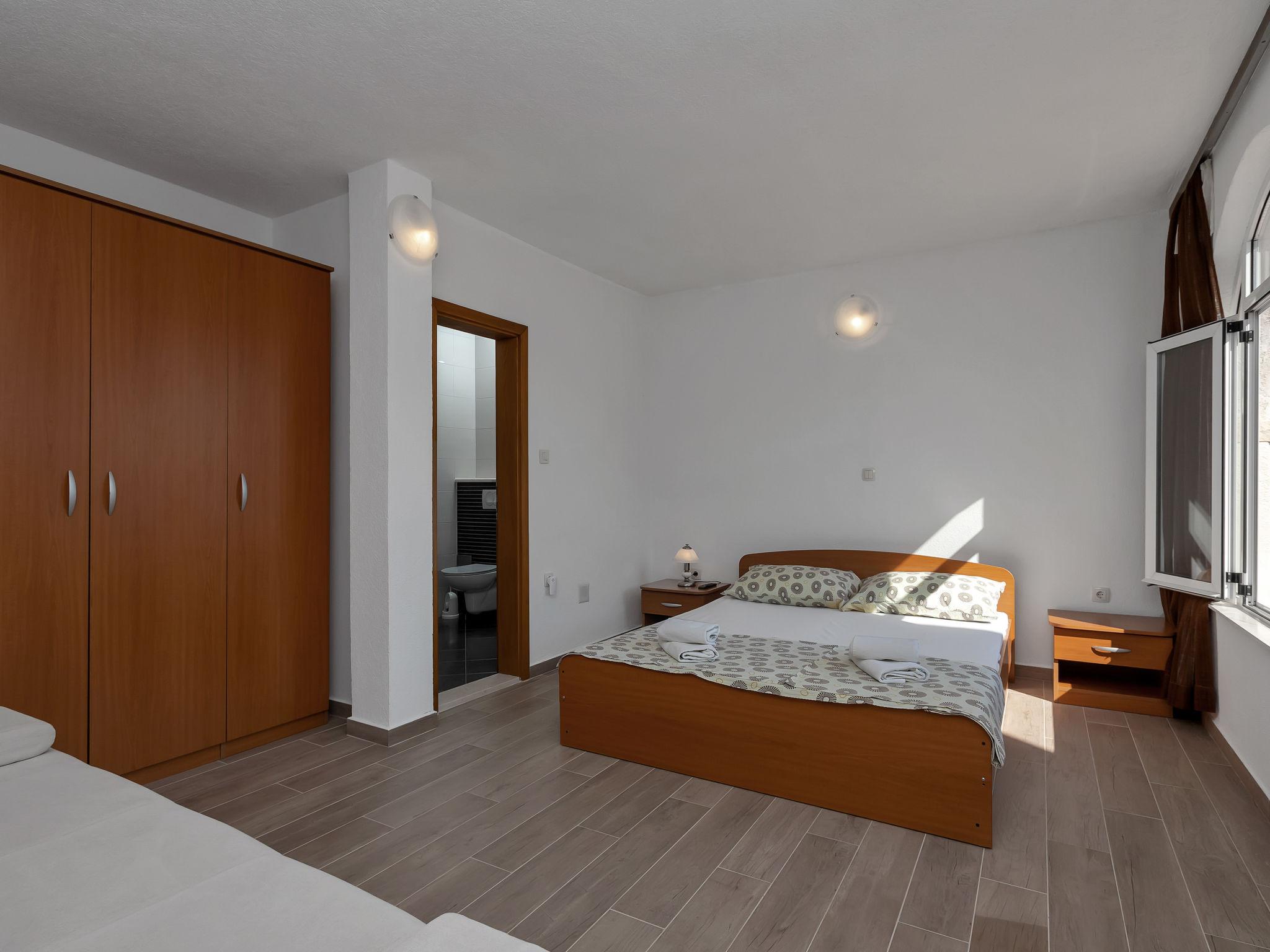Foto 25 - Apartment mit 2 Schlafzimmern in Jelsa mit blick aufs meer