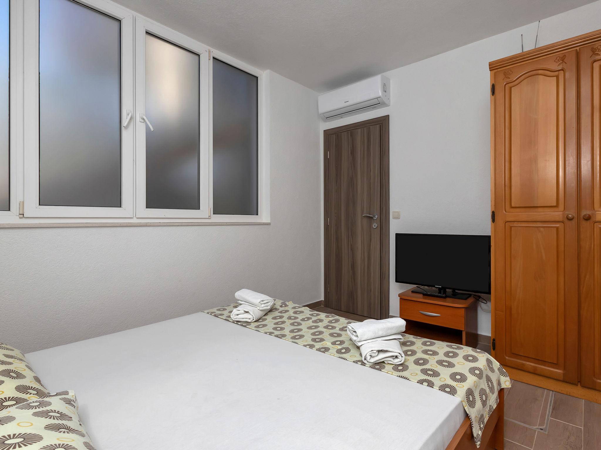 Foto 31 - Apartment mit 2 Schlafzimmern in Jelsa mit blick aufs meer