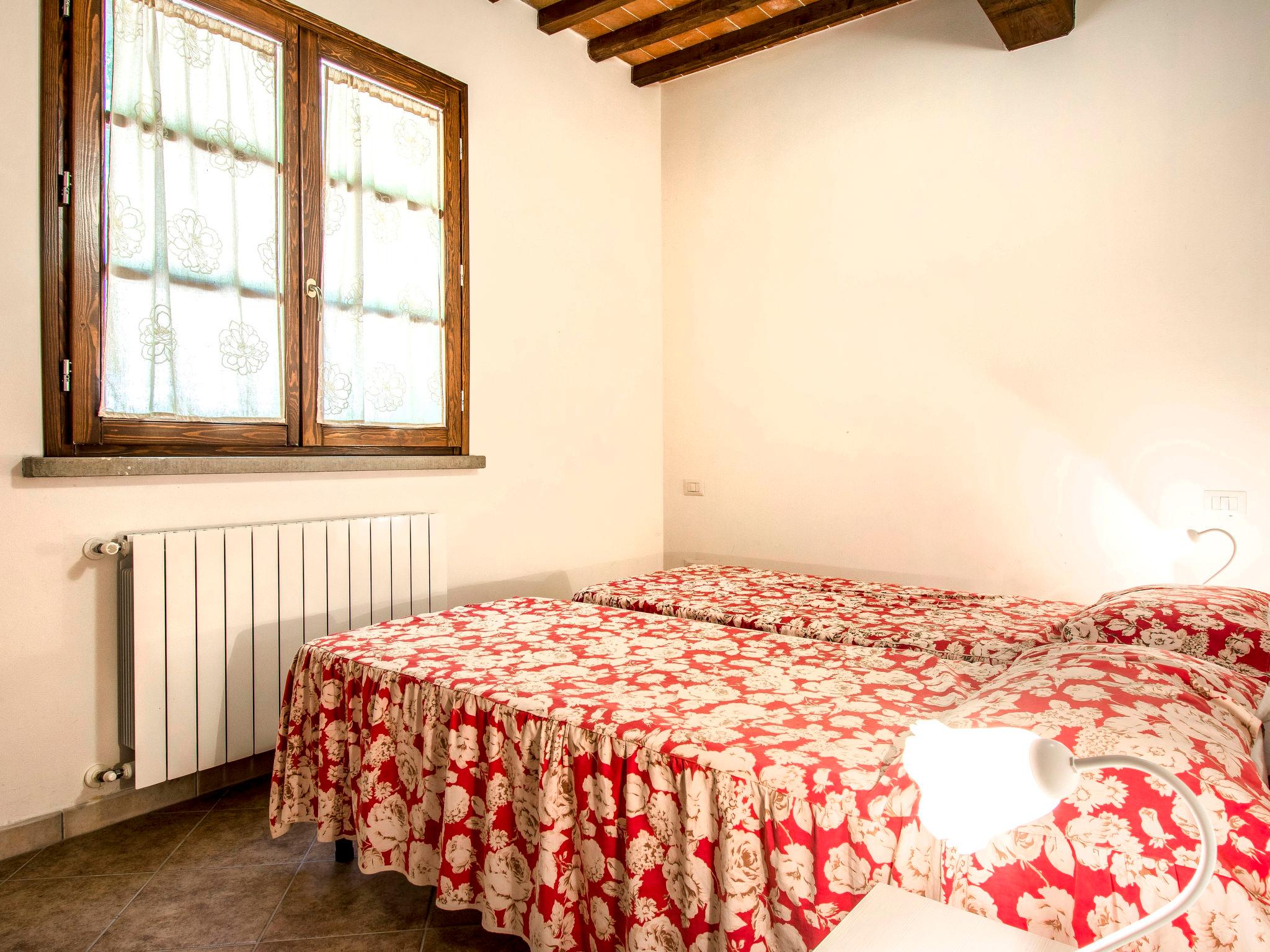 Photo 12 - 1 bedroom Apartment in Riparbella with swimming pool and garden