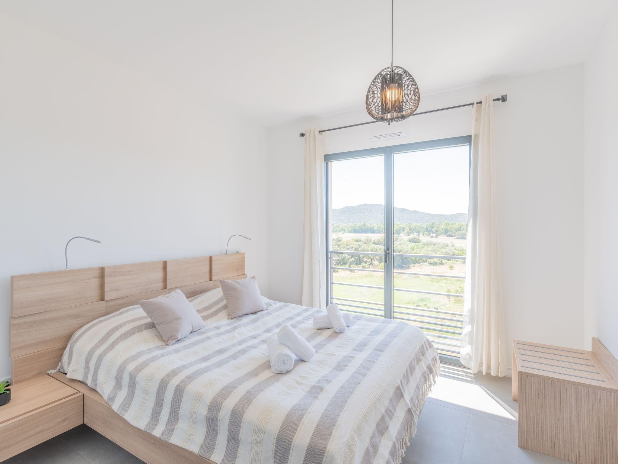Foto 11 - Apartamento de 1 habitación en Porto-Vecchio con terraza y vistas al mar