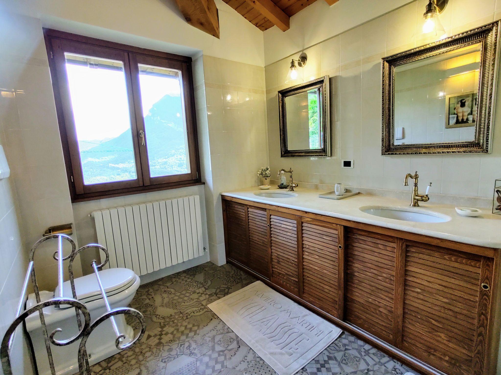 Photo 30 - 3 bedroom House in Carlazzo with private pool and garden