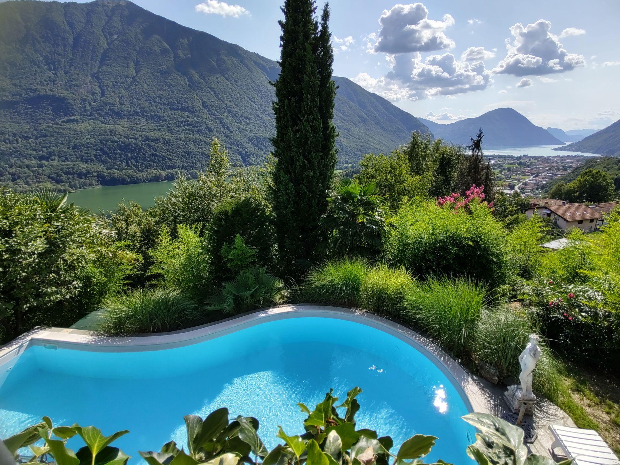 Foto 2 - Casa de 3 quartos em Carlazzo com piscina privada e jardim