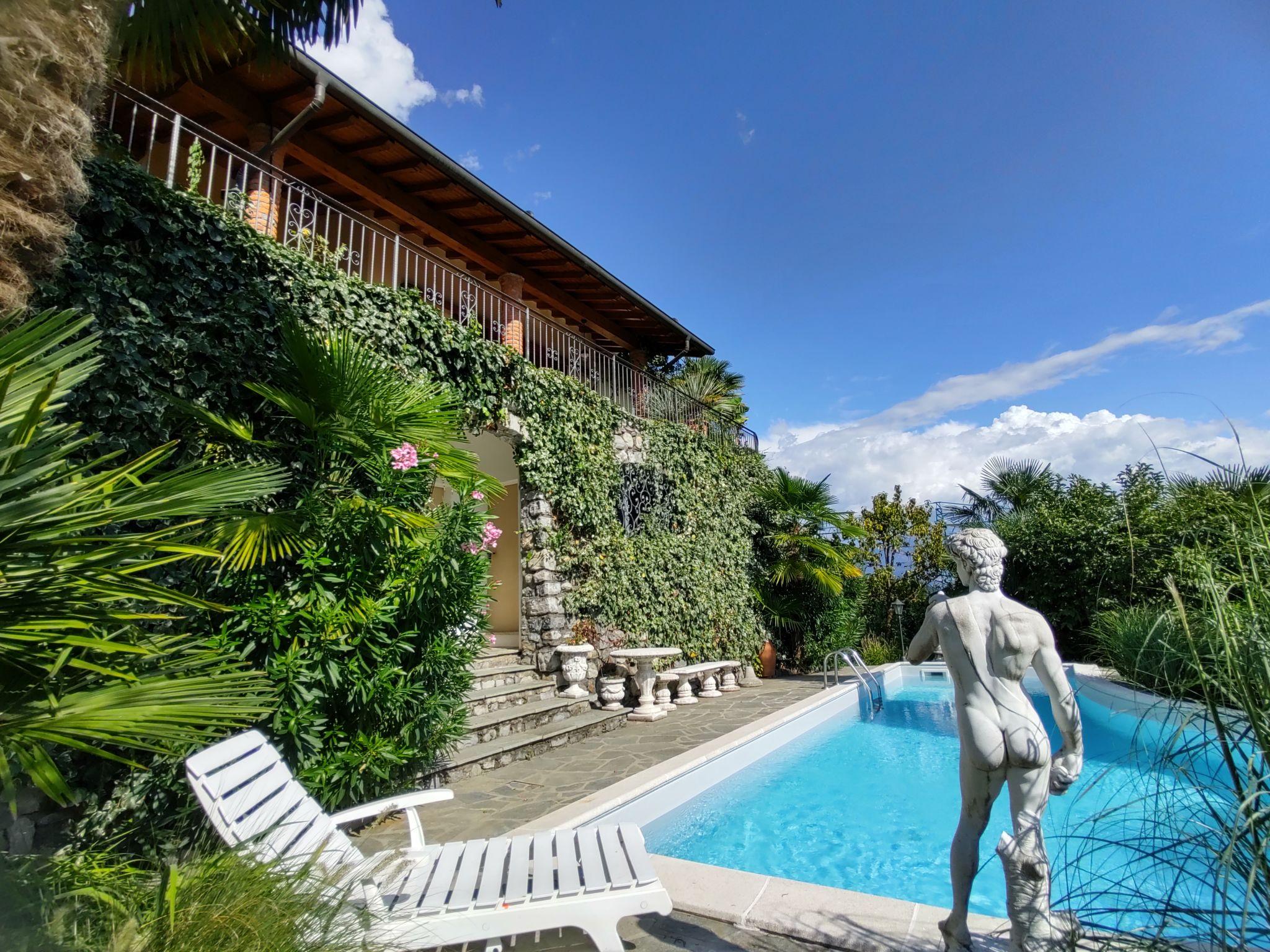 Photo 45 - Maison de 3 chambres à Carlazzo avec piscine privée et jardin