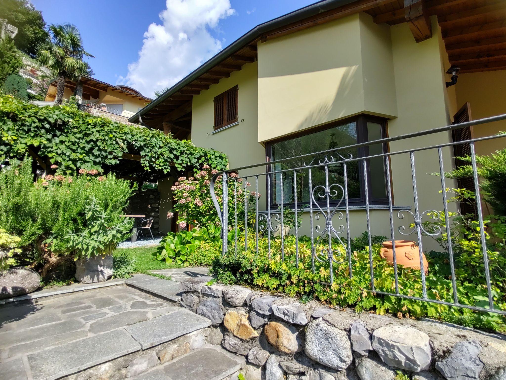 Photo 34 - Maison de 3 chambres à Carlazzo avec piscine privée et jardin