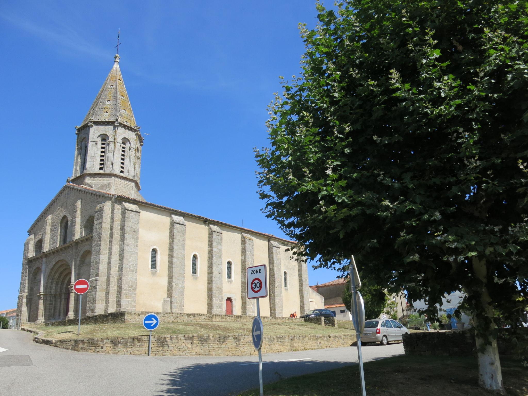 Photo 24 - 3 bedroom House in Moutiers-les-Mauxfaits with private pool and garden